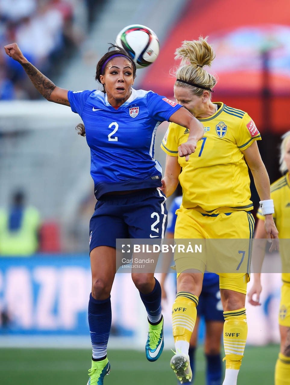 s Sydney Leroux och Sveriges Lisa Dahlkvist