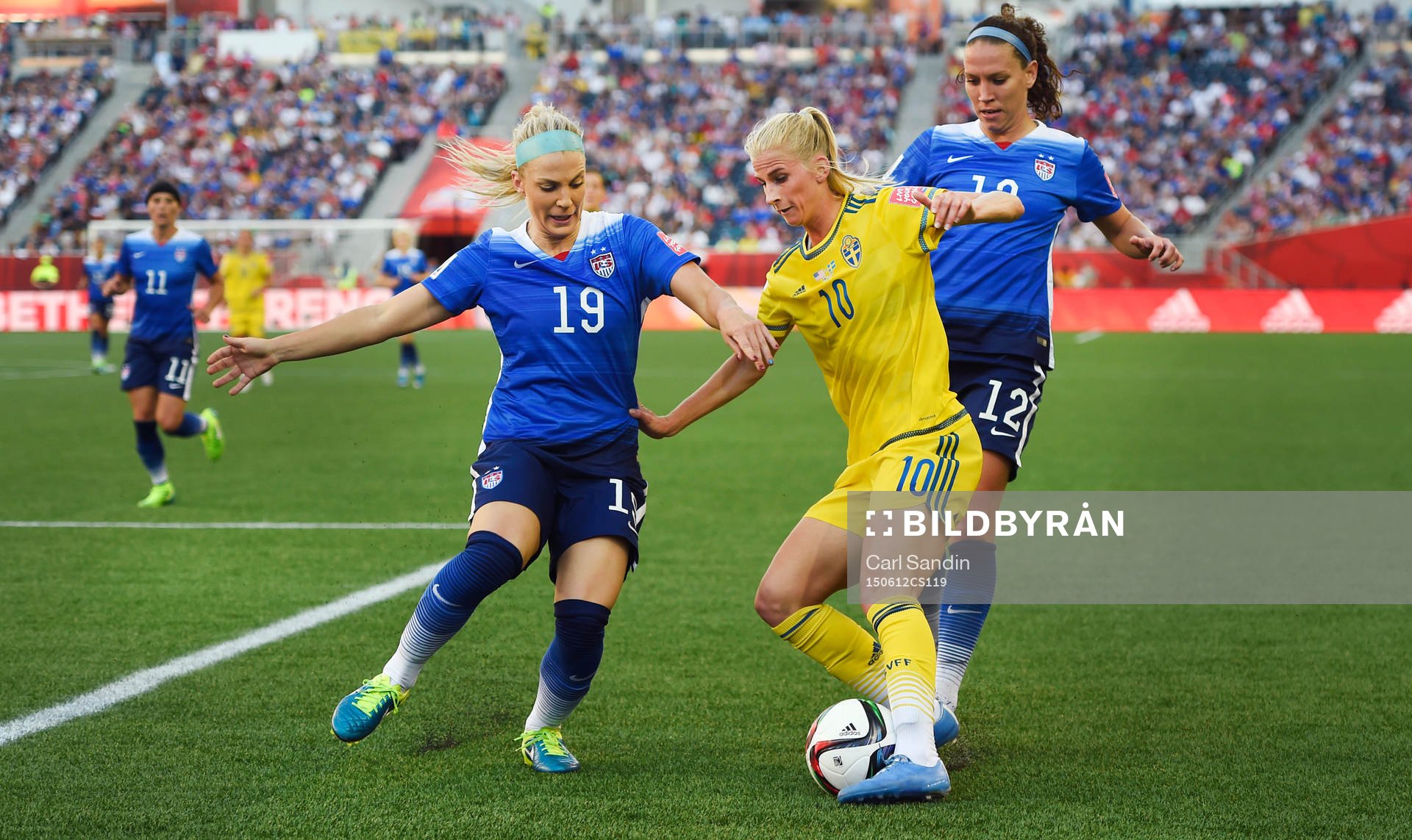 s Julie Johonston, Lauren Holiday i duell mot Sveriges