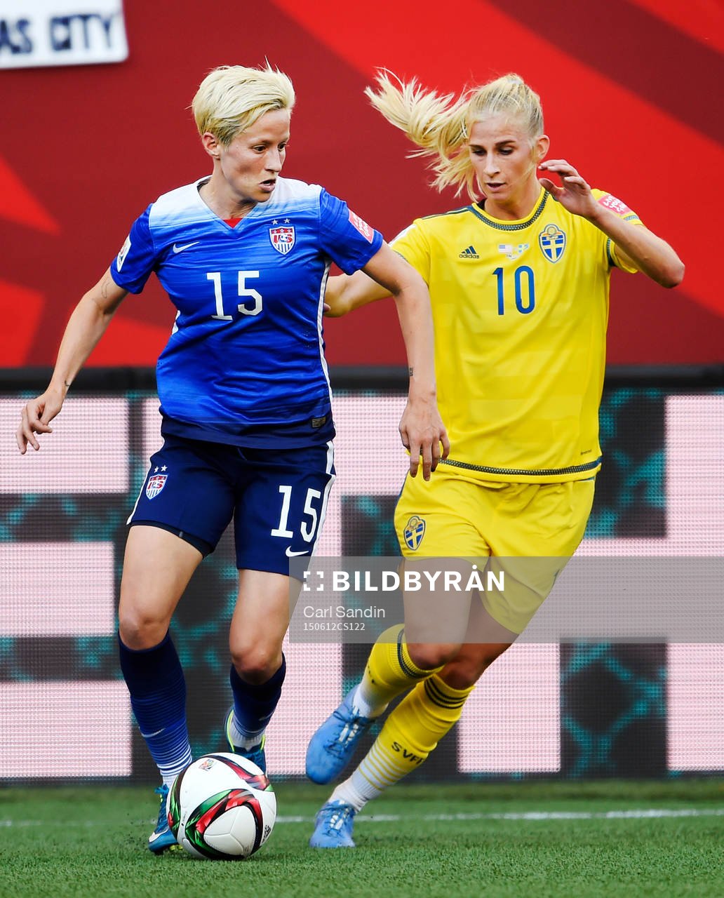 s Megan Rapione och Sveriges Sofia Jakobsson