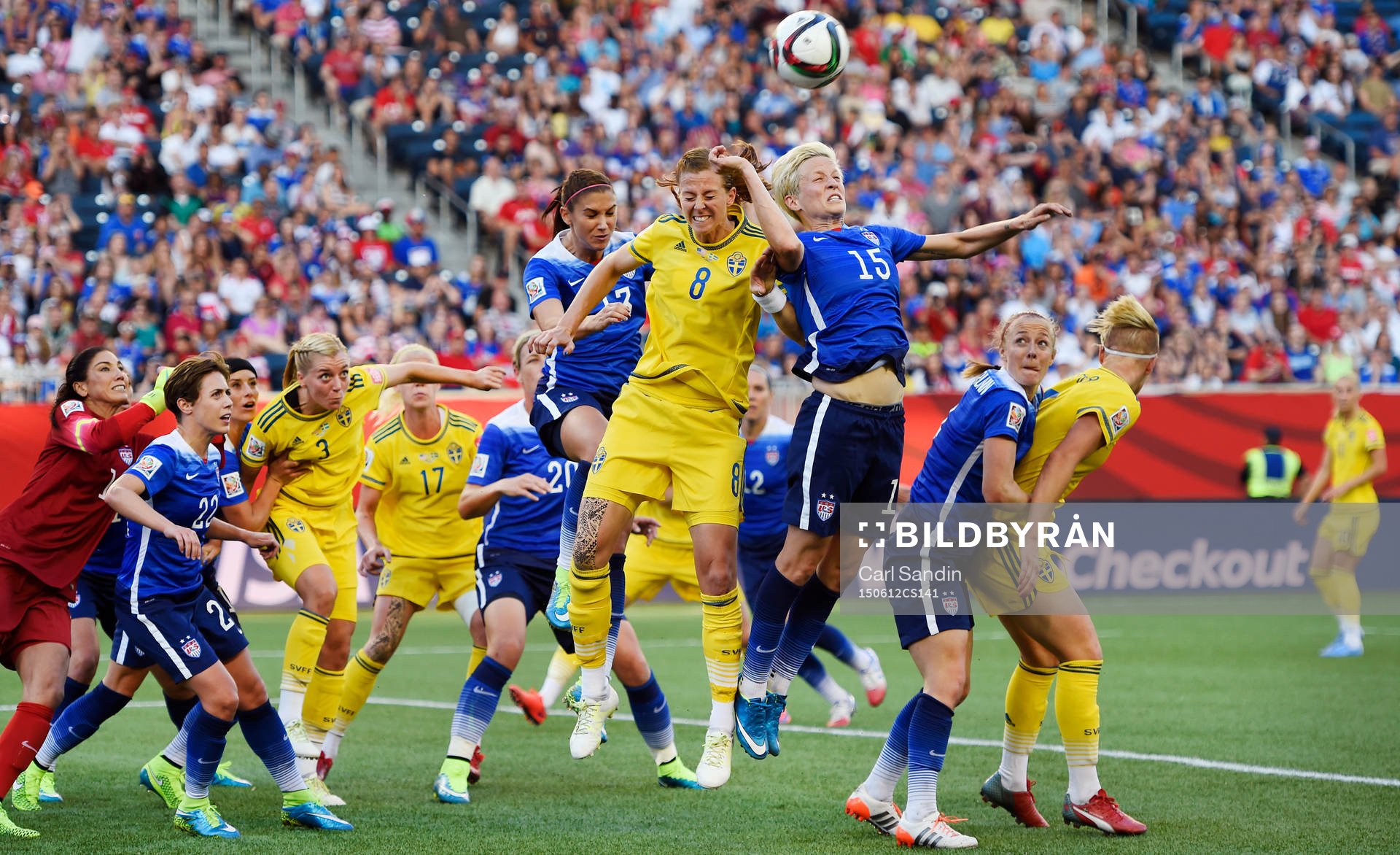 s Alex Morgan och Megan Rapione