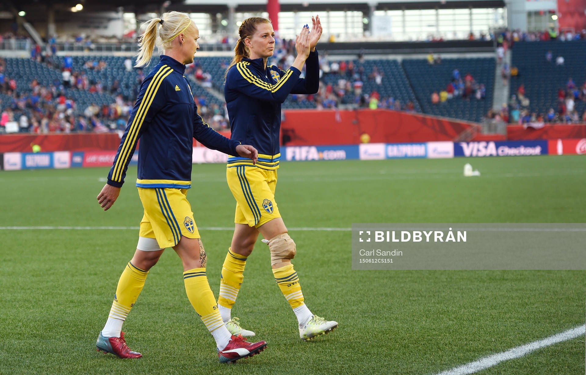 Sveriges Caroline Seger och Lotta Schelin