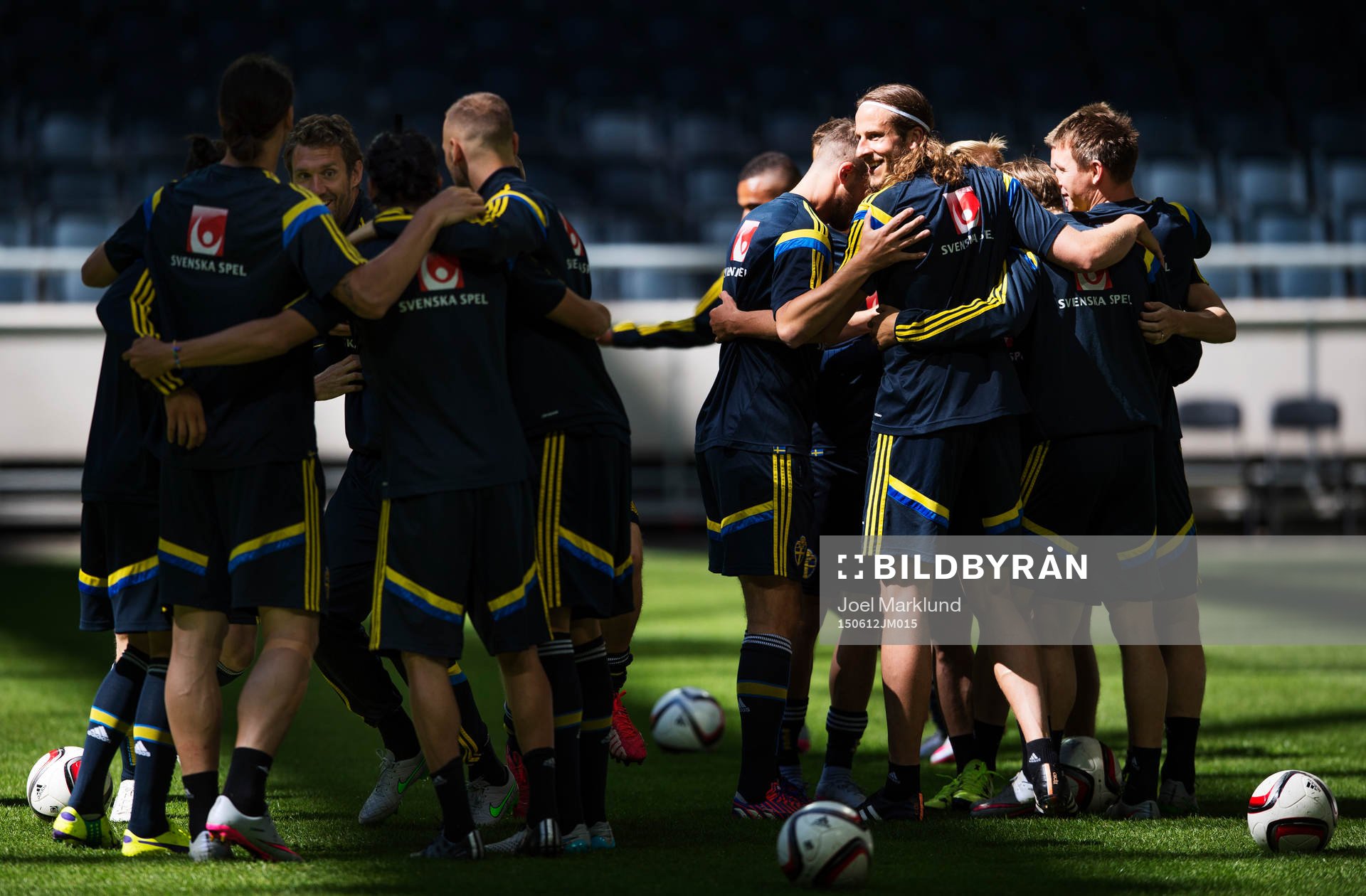Jonas Olsson med lagkamrater