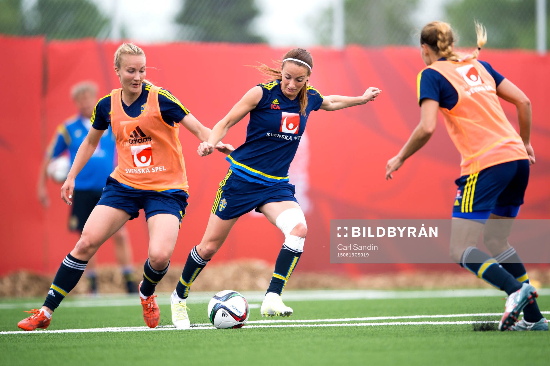 Sveriges Emma Lund och Kosovare Asllani