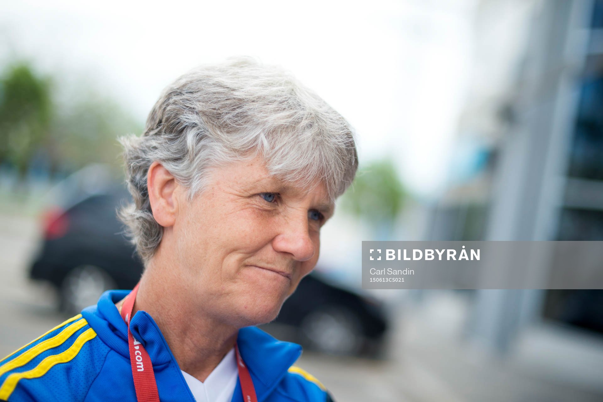 Sveriges förbundskapten Pia Sundhage blir intervjuad