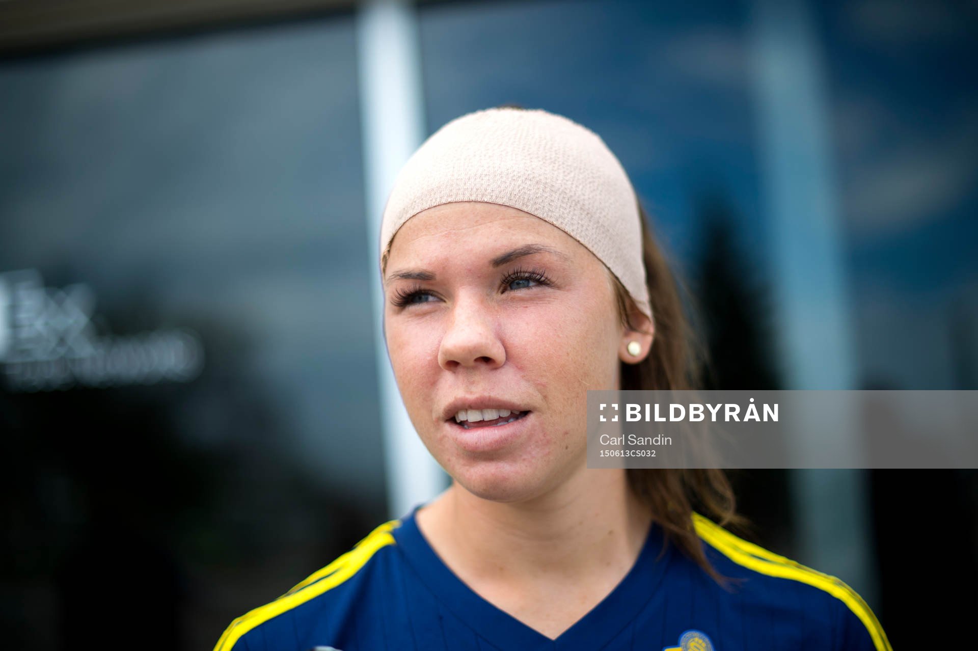 Sveriges Jessica Samuelsson blir intervjuad
