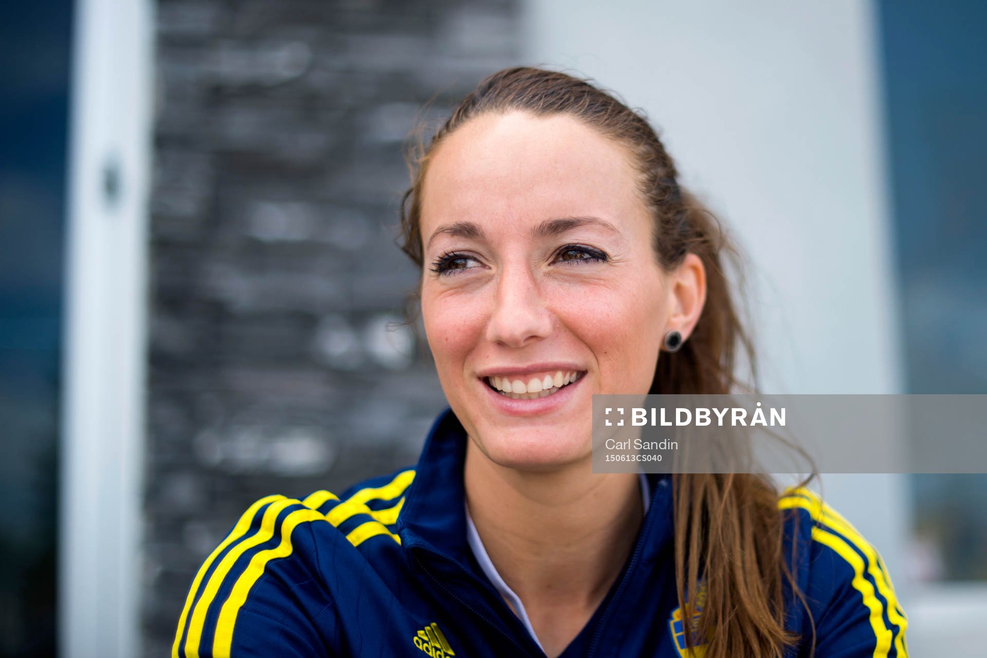 Sveriges Kosovare Asllani blir intervjuad