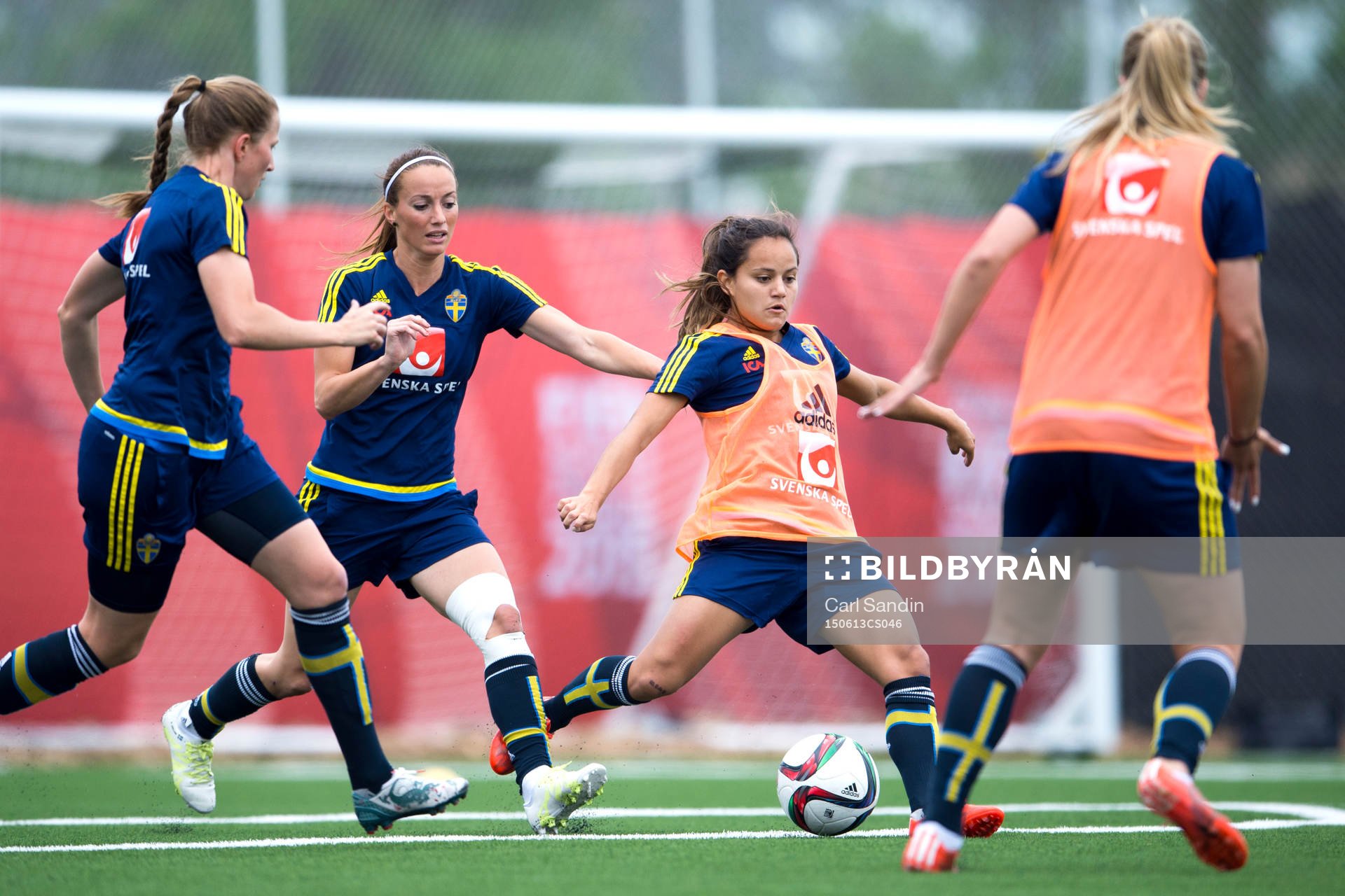 Sveriges Kosovare Asllani och Malin Diaz Pettersson