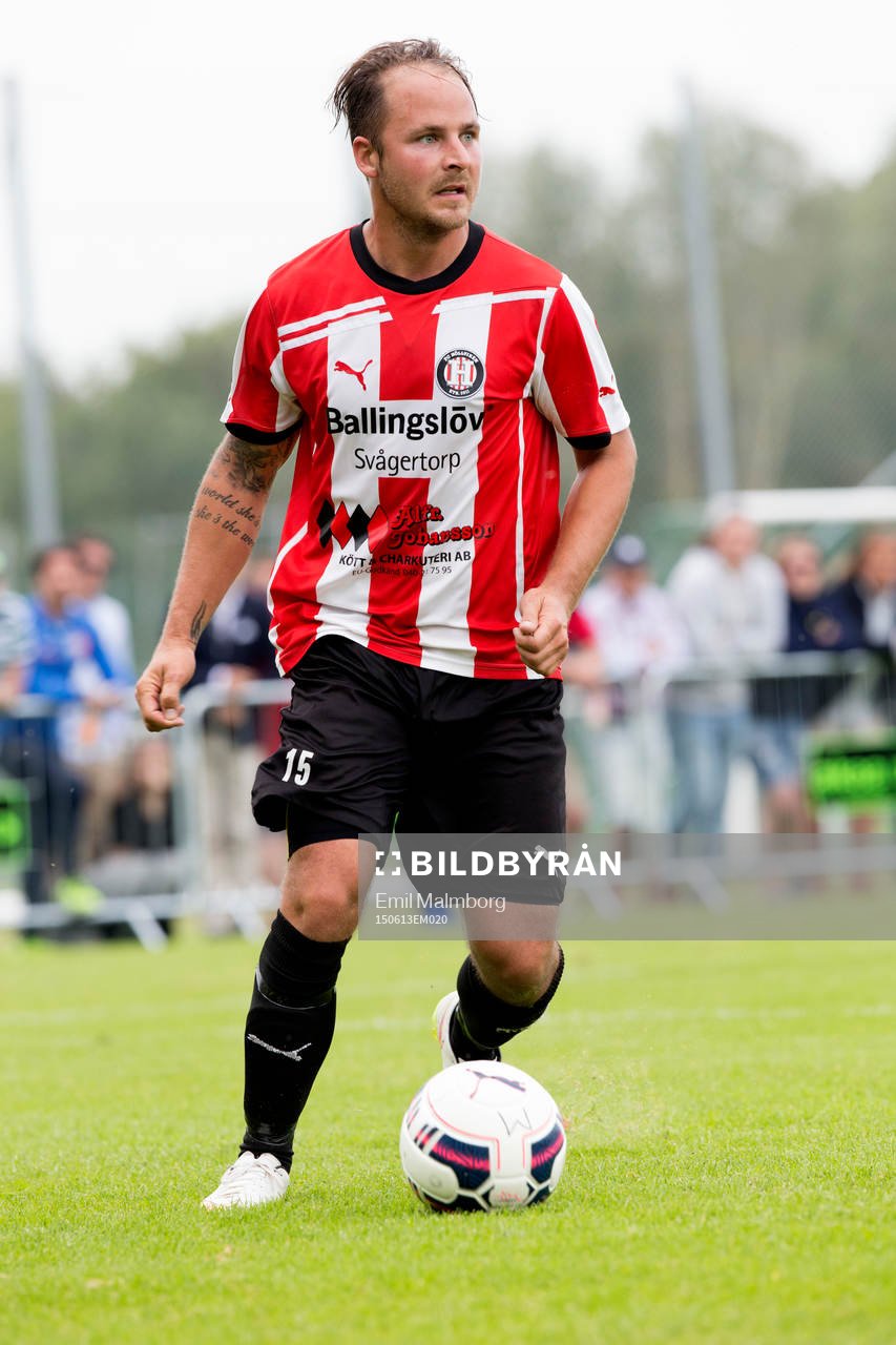Michel Hansson från Höllviken under fotbollsmatchen i div 1 mellan Höllviken och Trelleborg den 13 juni 2015 i Höllviken