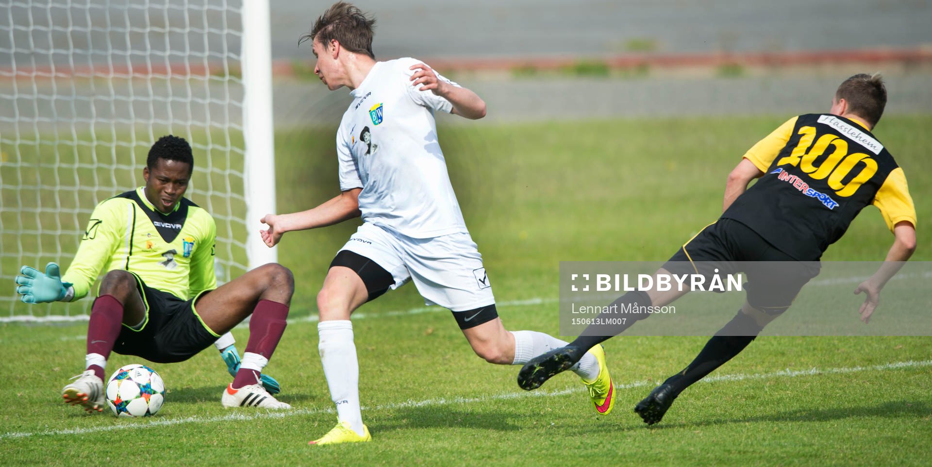 s målvakt Paulinus Dorzia i matchen i division 2 mellan