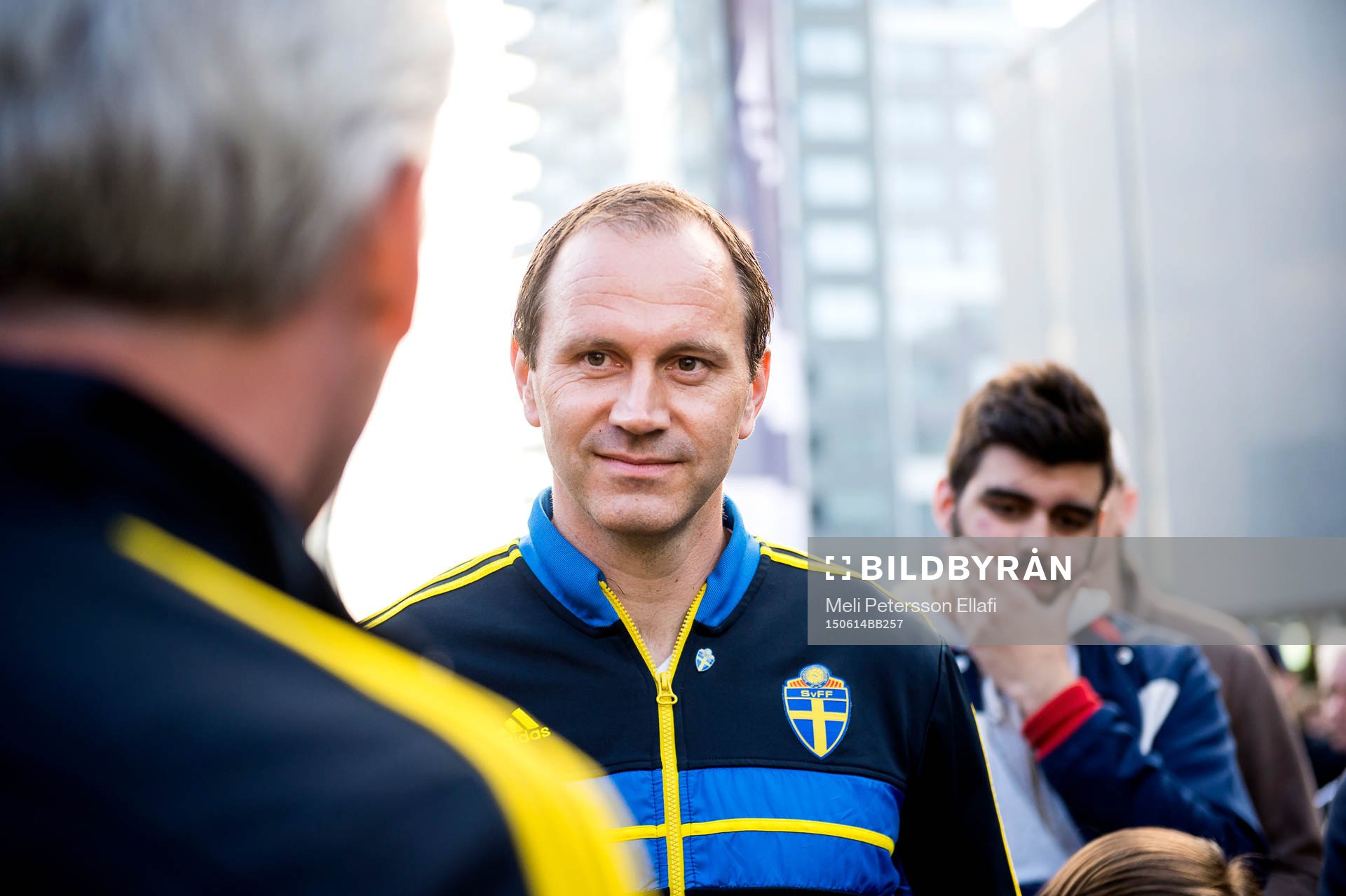 Håkan Sjöstrand svarar på frågor i Fan Zone med Jonas