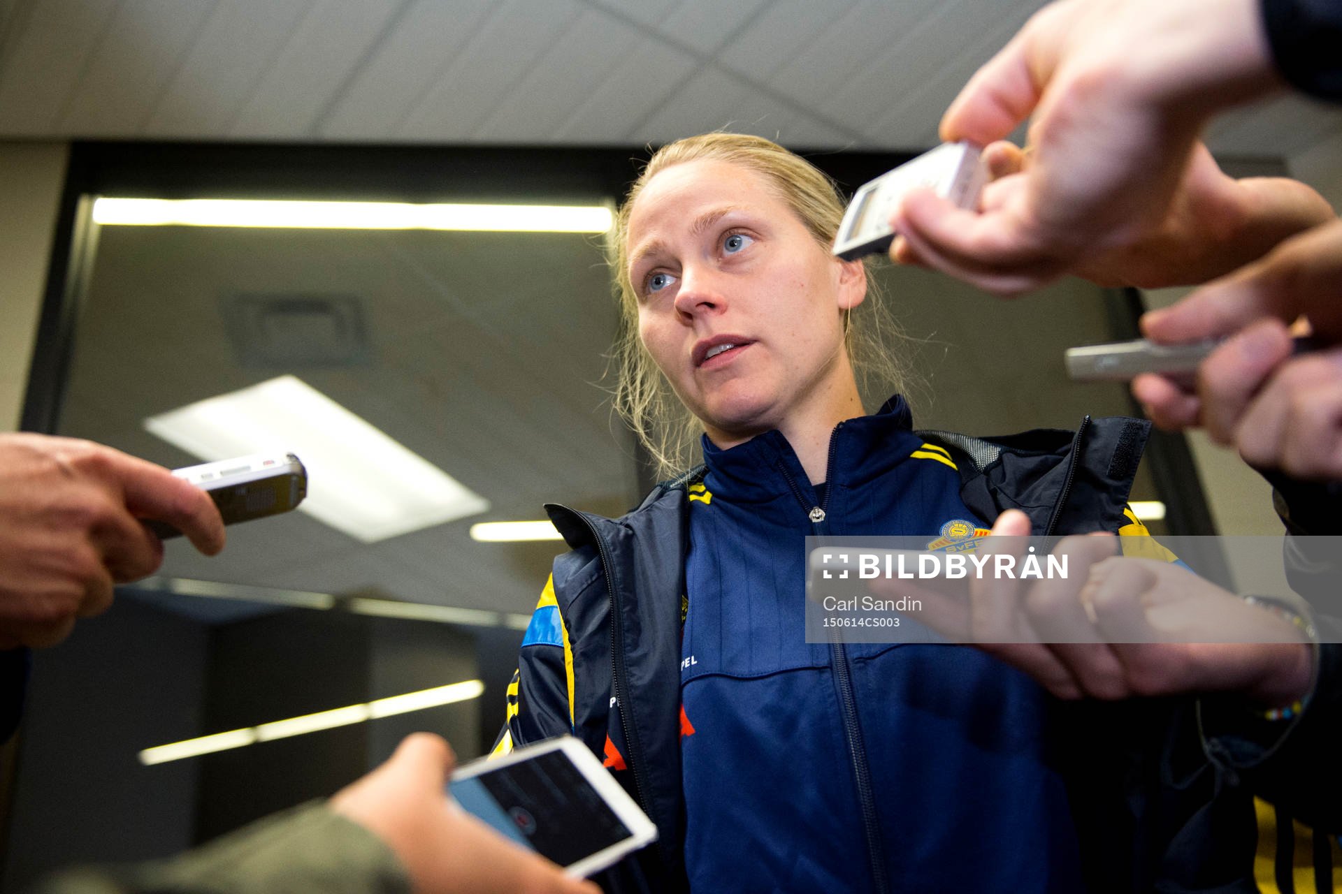 Sveriges Lisa Dahlkvist blir intervjuad