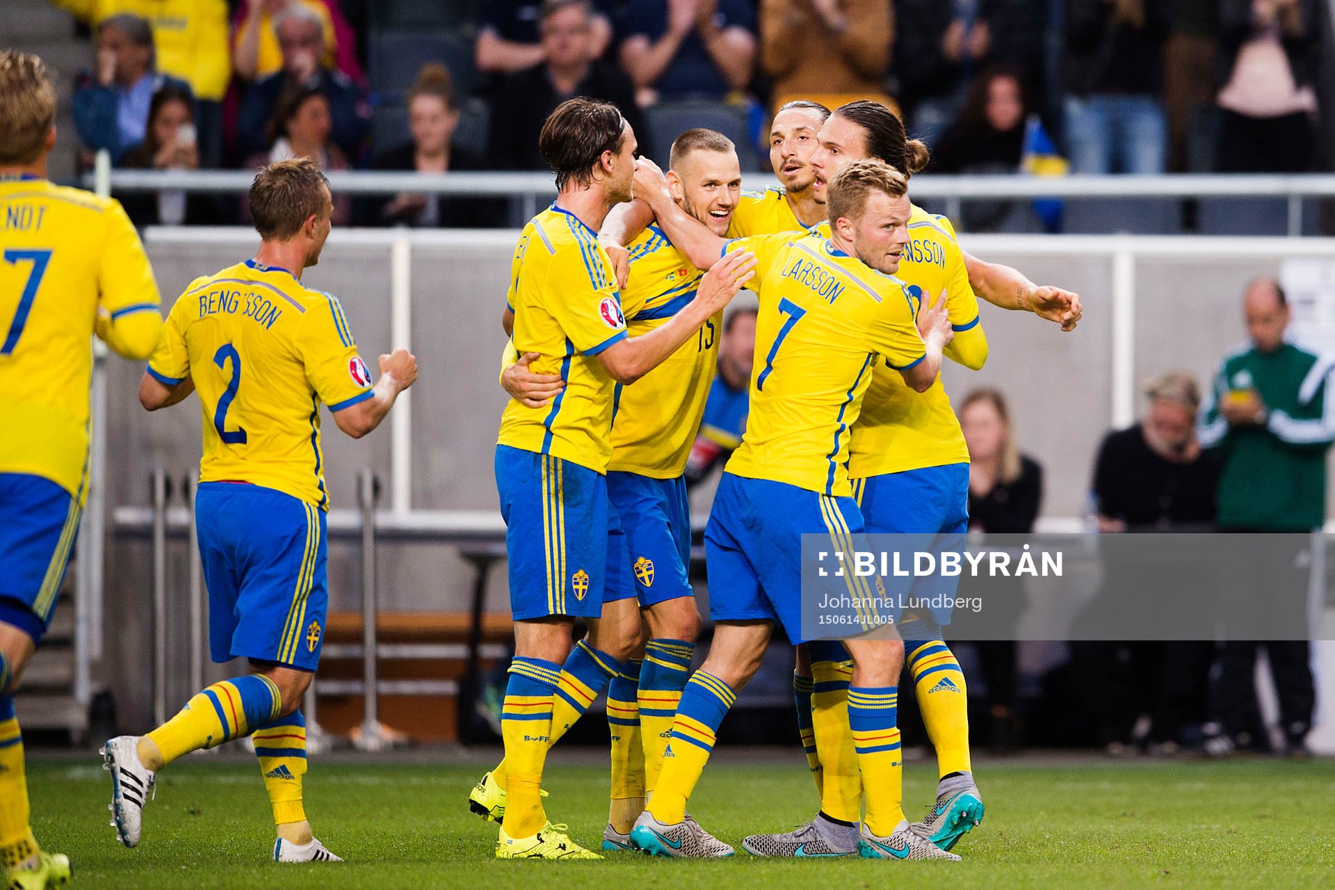 Sveriges spelare jublar