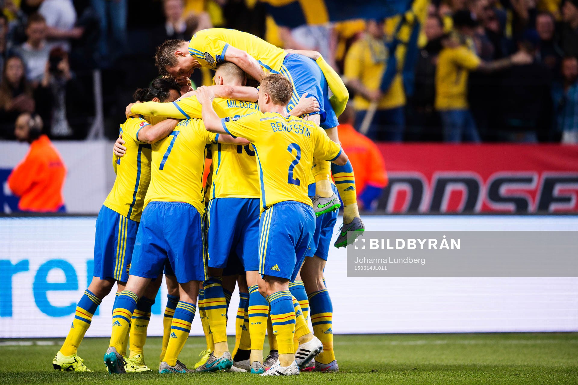 Sveriges spelare jublar