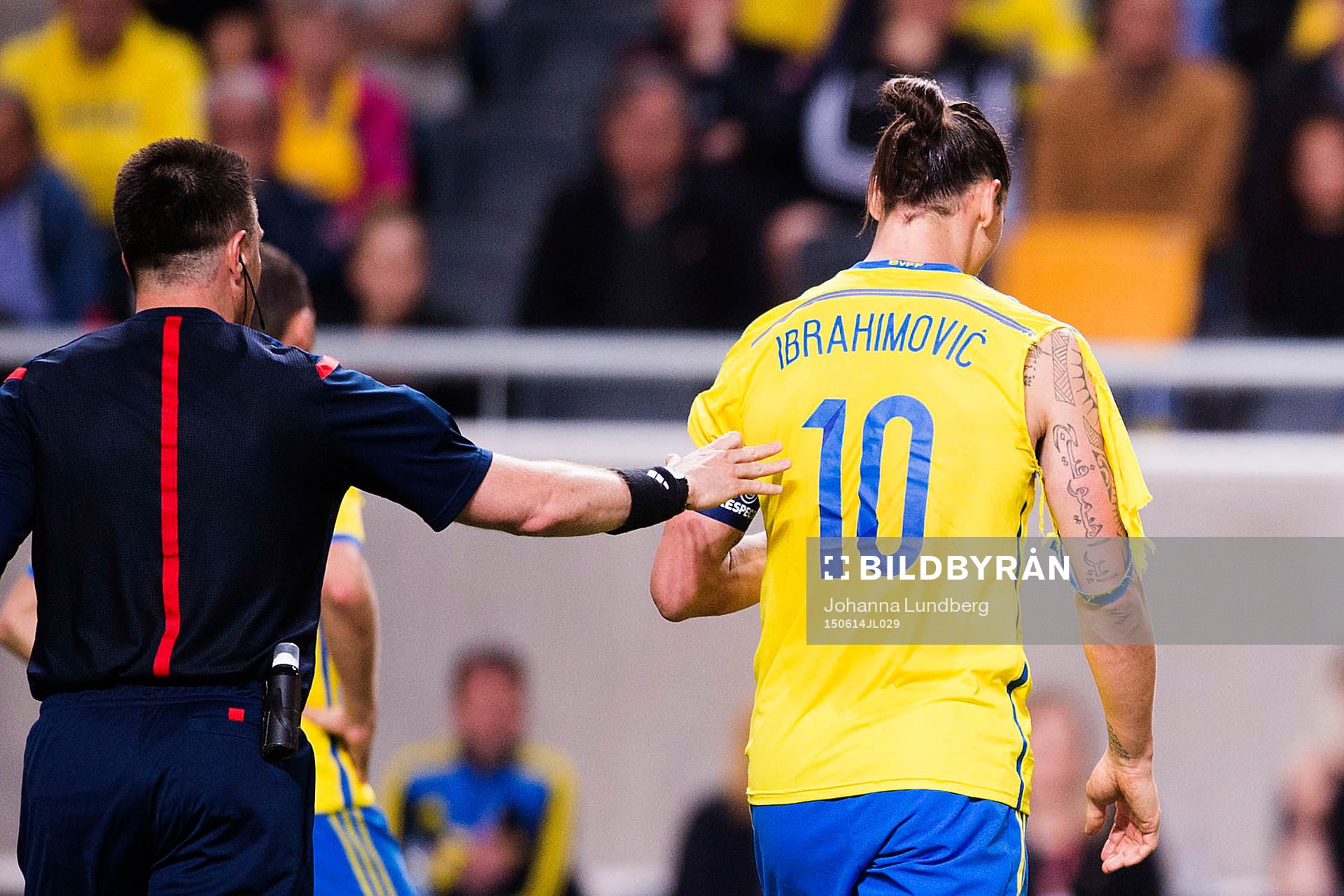 Sveriges Zlatan Ibrahimovic har fått sin tröja