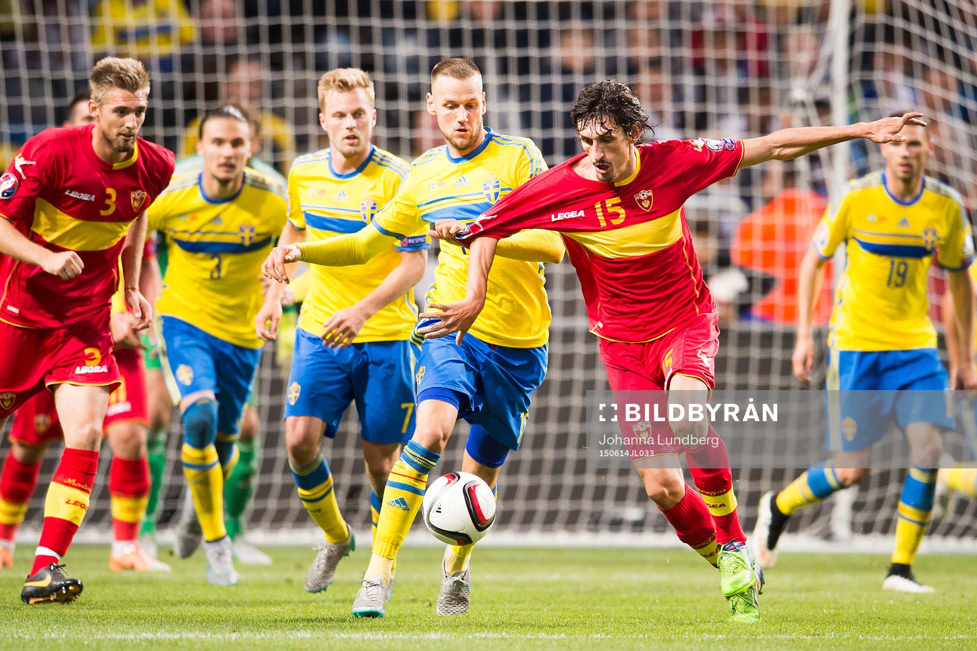 Sveriges Alexander Milosevic och Montenegros Stefan Savic