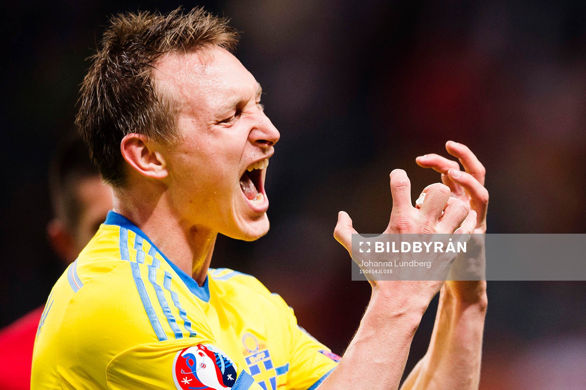 Sveriges Kim Källström reagerar