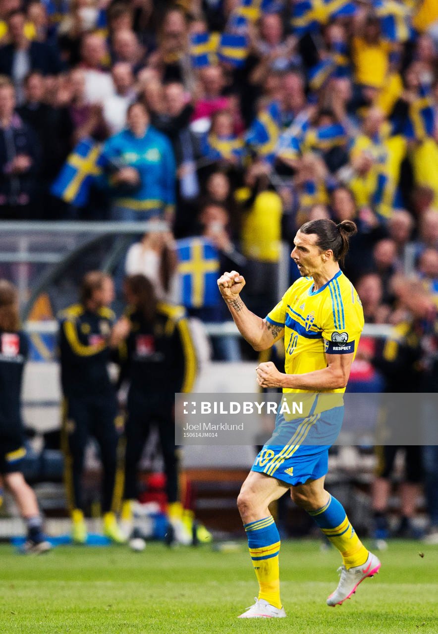Sveriges Zlatan Ibrahimovic jublar