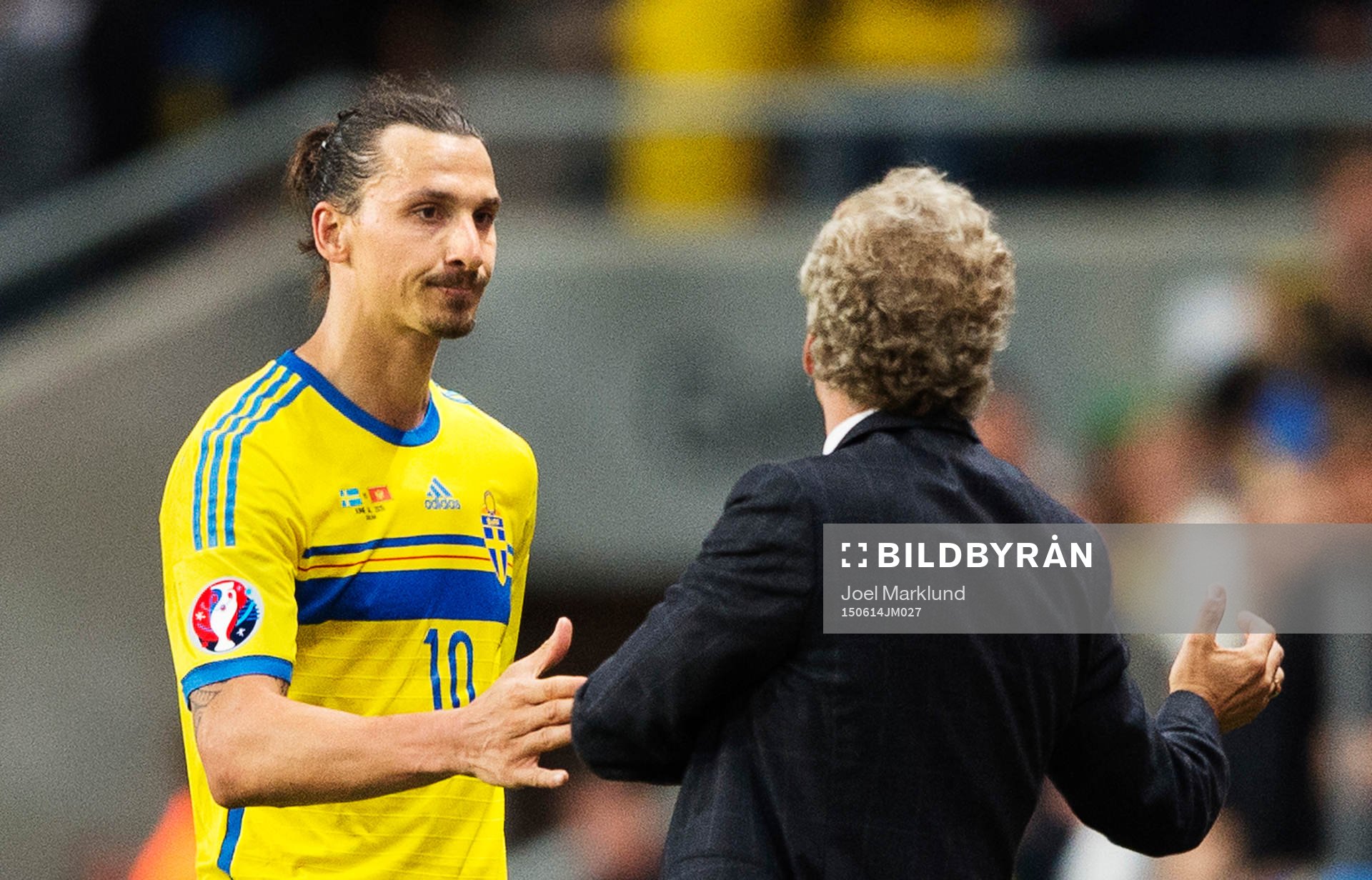Sveriges Zlatan Ibrahimovic tackar förbundskapten Erik
