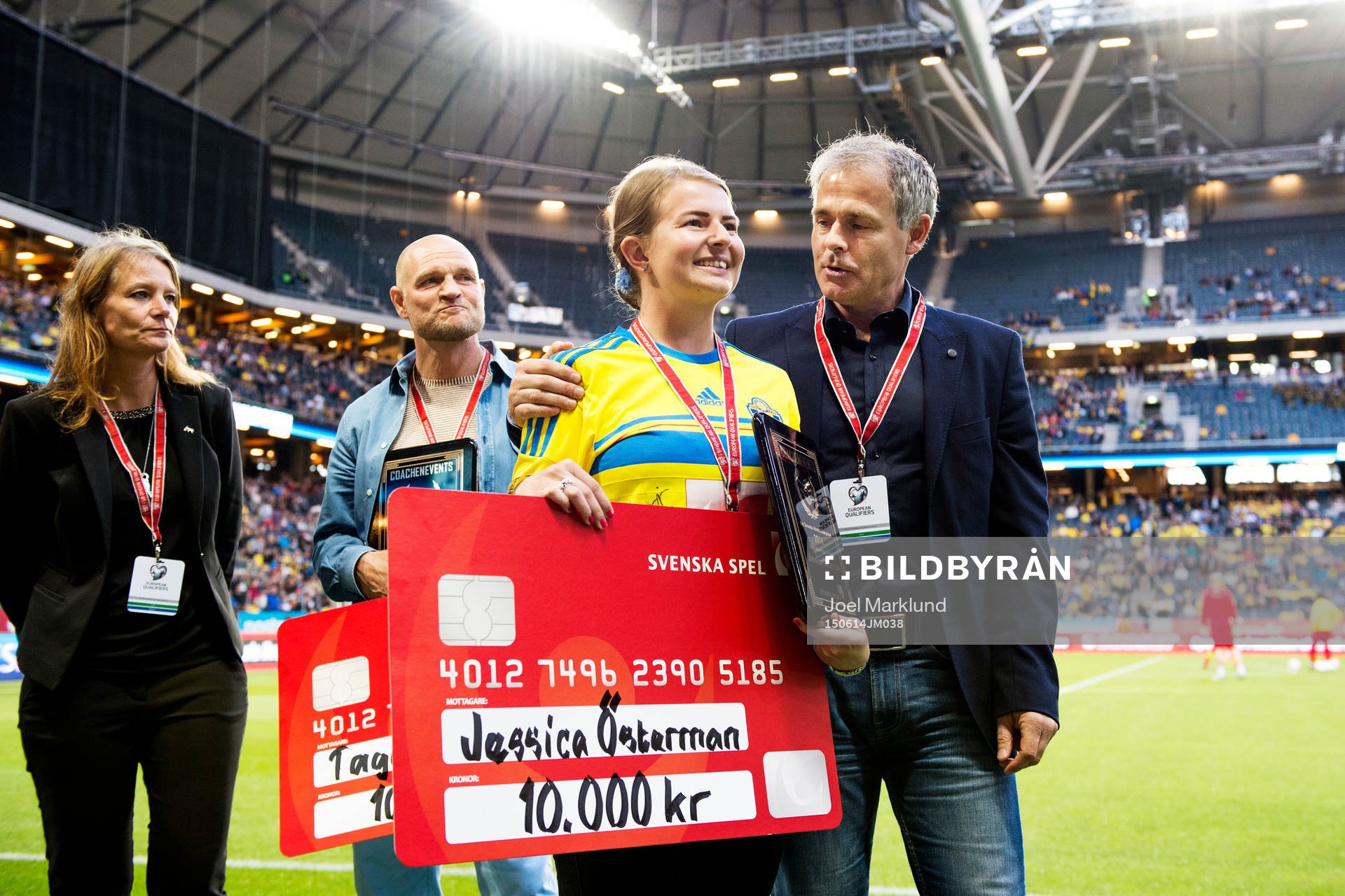 Jessica Österman (Årets Kvinnliga Ledare) har tagit emot