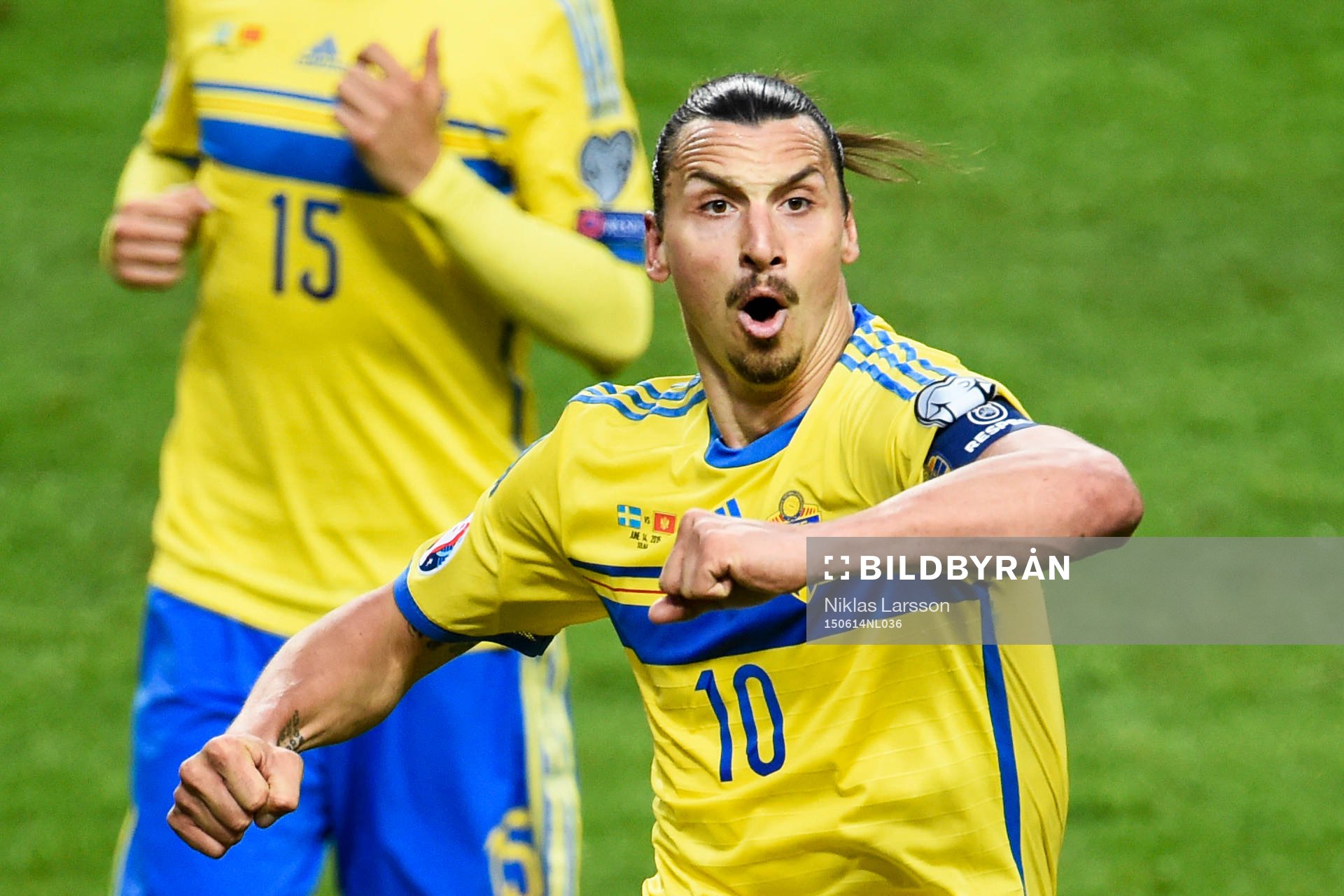 Sveriges Zlatan Ibrahimovic jublar