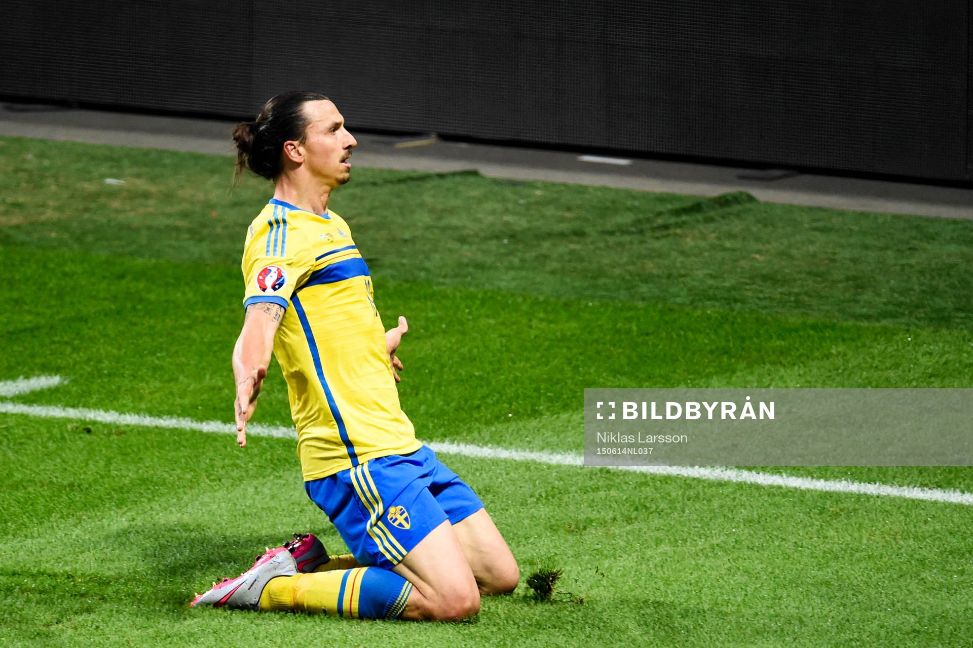 Sveriges Zlatan Ibrahimovic jublar