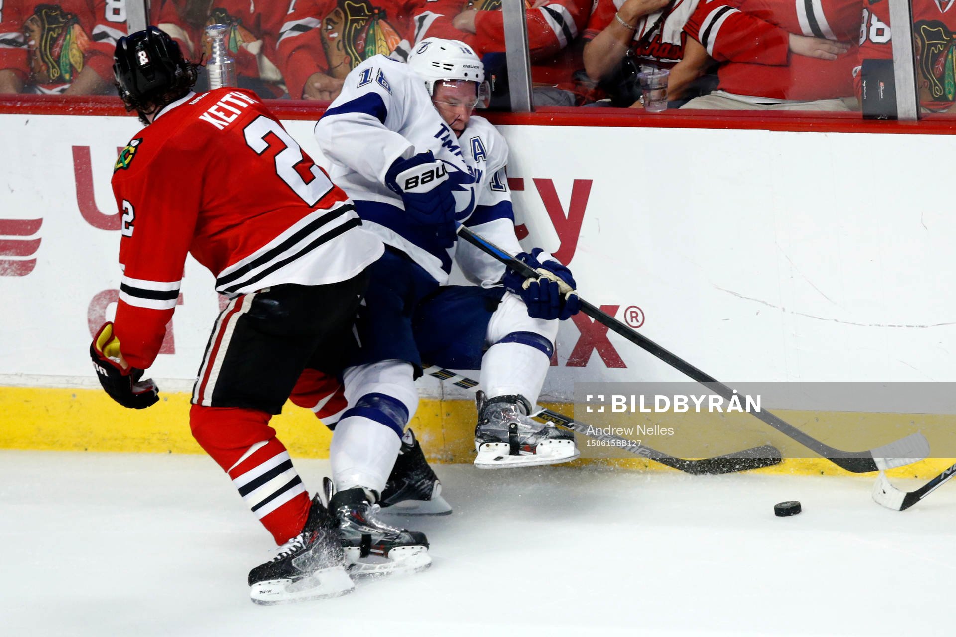 Chicago Blackhawks defenseman Duncan Keith (2) and Tampa