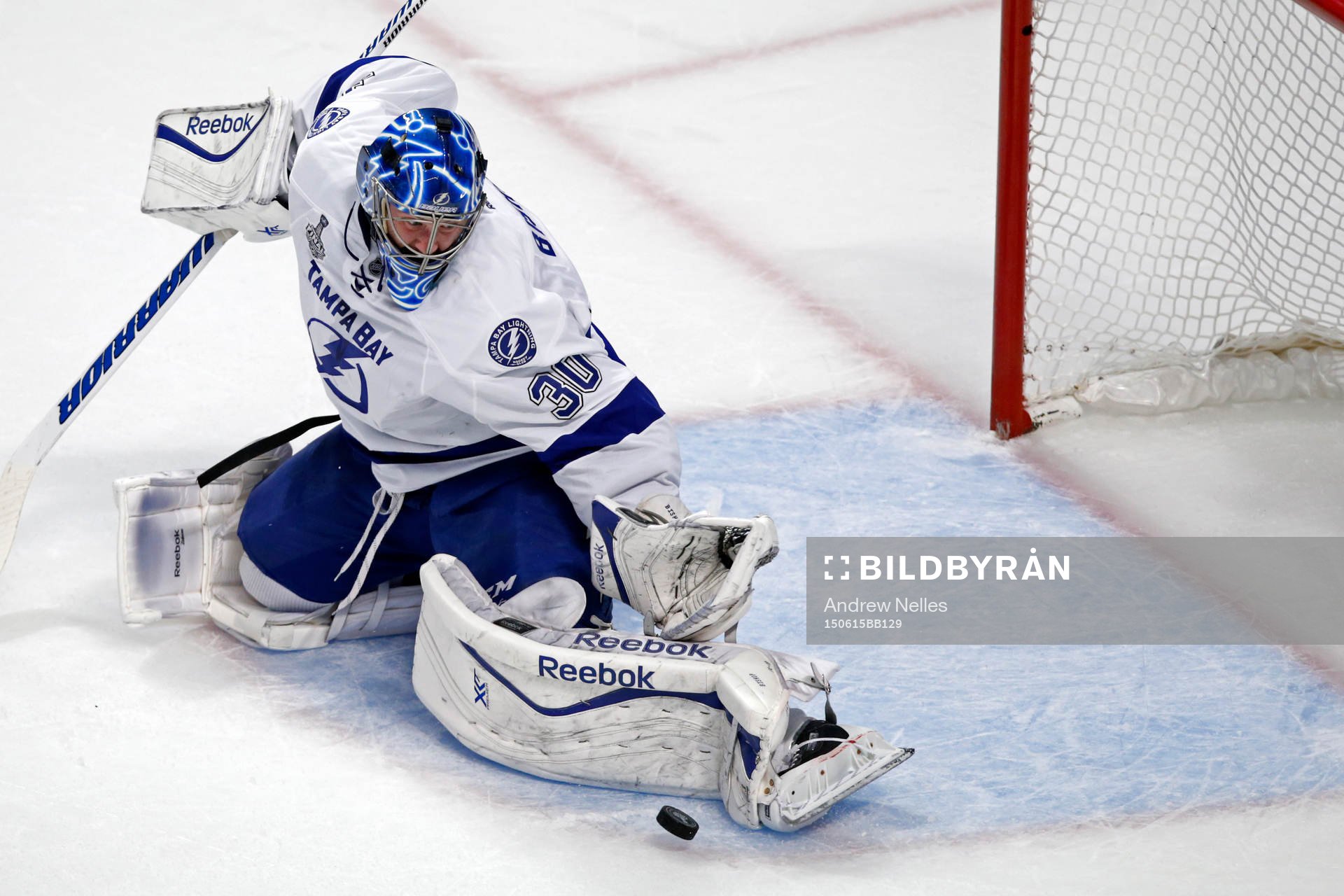 Tampa Bay Lightning goalie Ben Bishop (30) defends against