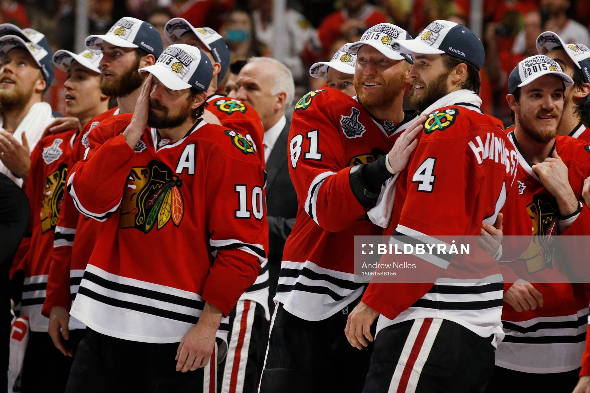 Chicago Blackhawks right wing Marian Hossa (81) and