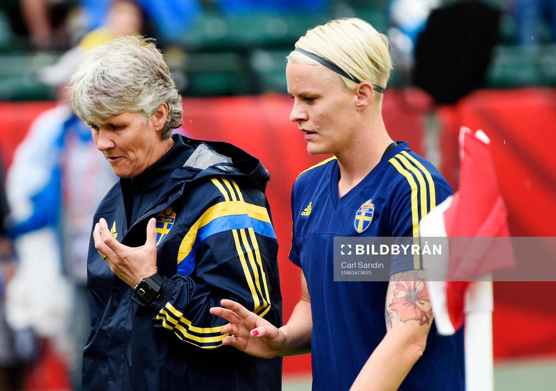Sveriges förbundskapten Pia Sundhage och Nilla Fischer