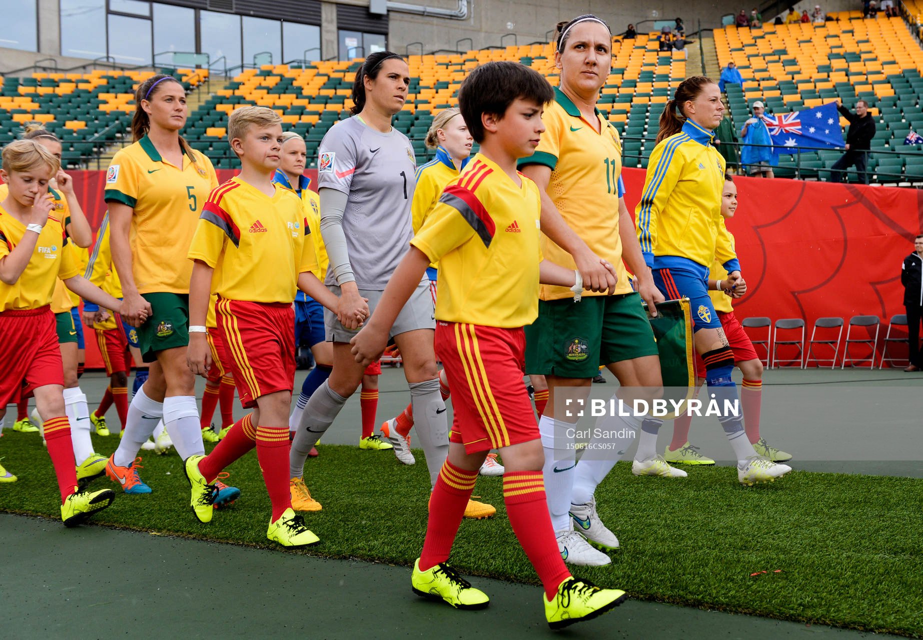 Australiens Lisa De Vanna och Sveriges Lotta Schelin