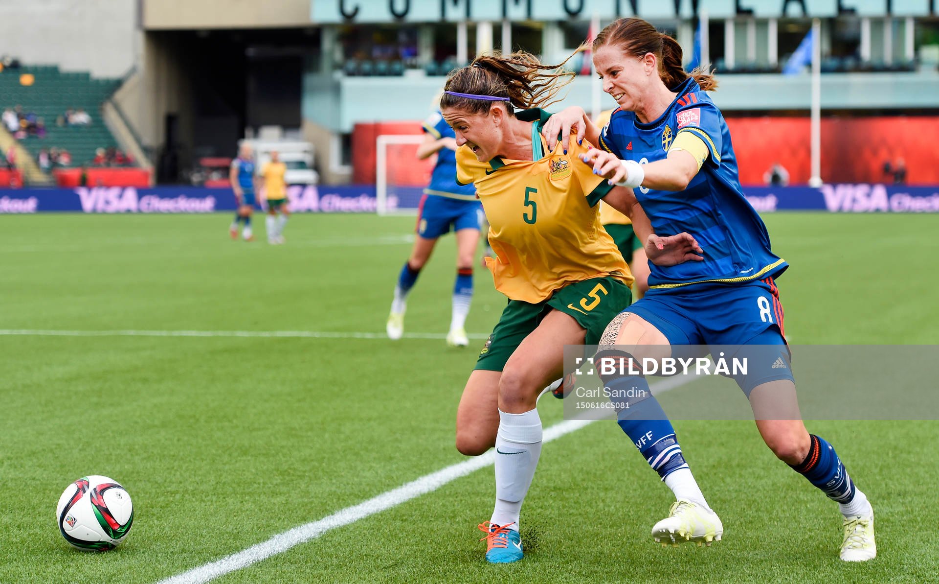 Australiens Laura Alleway och Sveriges Lotta Schelin