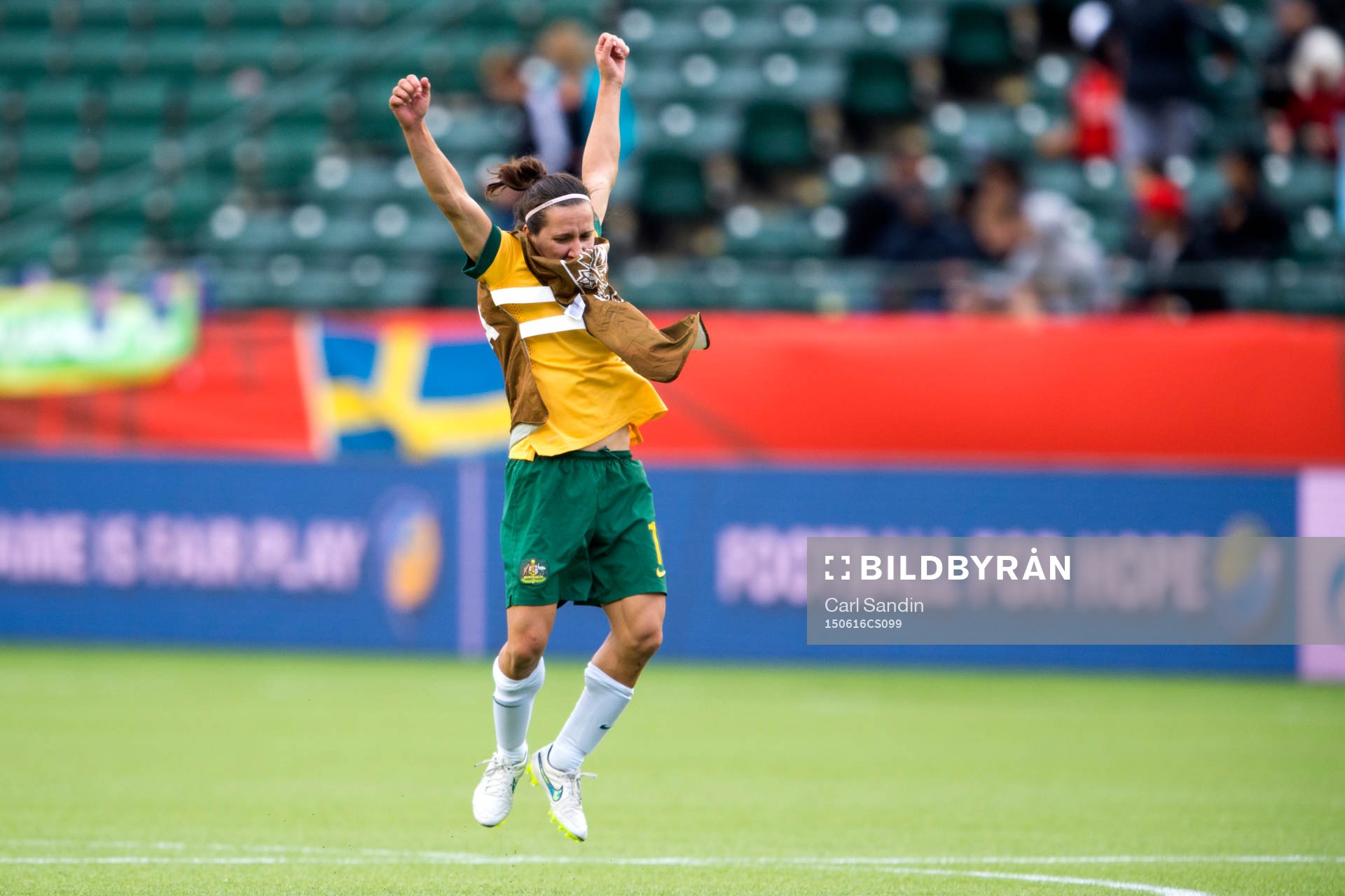 Australiens Lisa De Vanna jublar efter fotbollsmatchen i VM mellan Australien och Sverige den 16 juni 2015 i Edmonton.