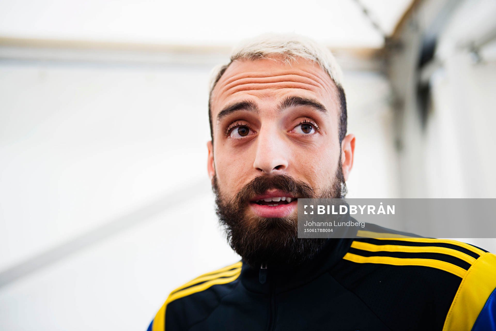 Sveriges Abdul Khalili pratar med media
