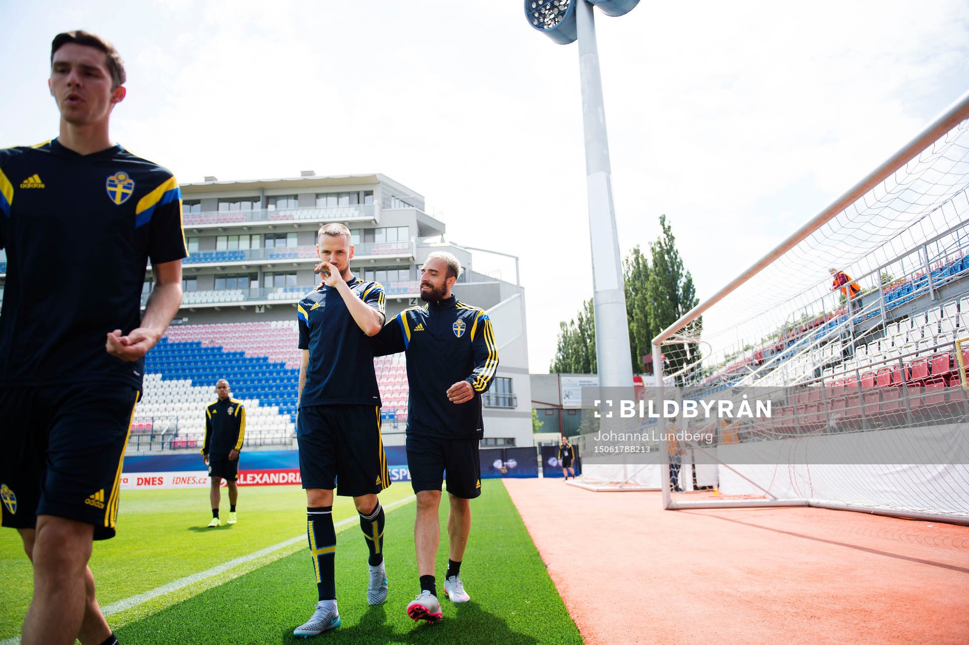 Sveriges Alexander Milosevic och Abdul Khalili