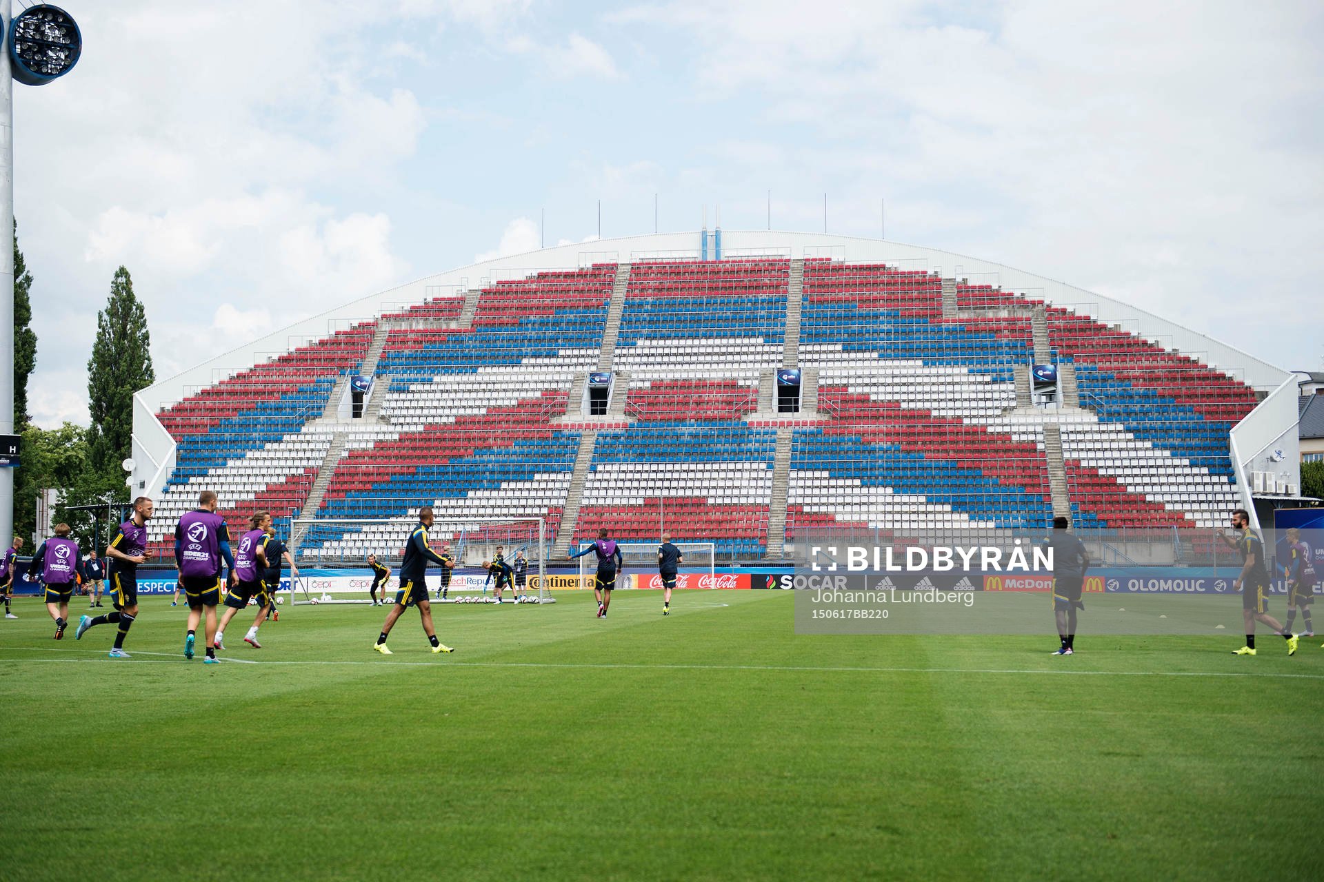 Sveriges spelare tränar på Andruv stadion