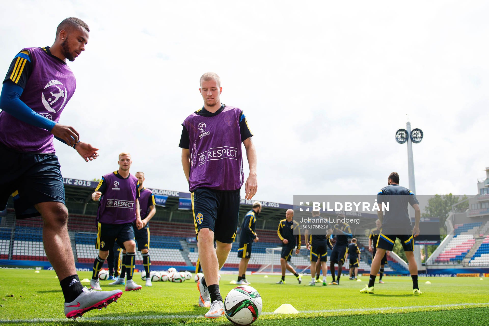 Sveriges Isaac Kiese Thelin och Simon Gustafson