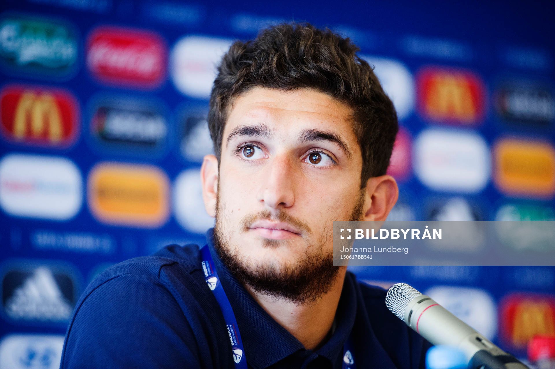 Italiens Matteo Bianchetti deltar i en presskonferens inför en träning med det italienska U21 landslaget den 17 juni 2015 i Olomouc.