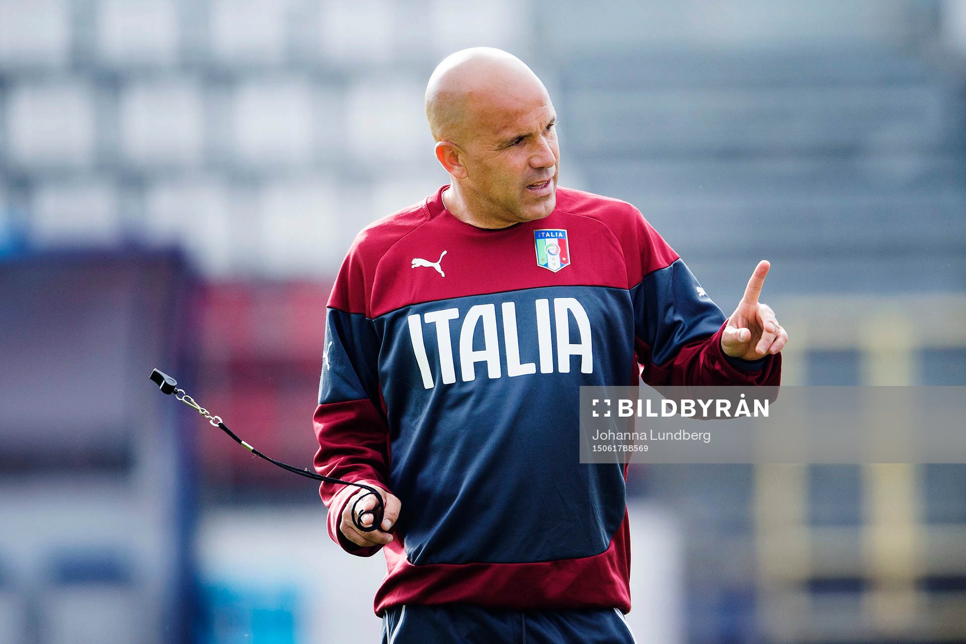 Italiens förbundskapten Luigi Di Biagio under en träning med det italienska U21 landslaget den 17 juni 2015 i Olomouc.