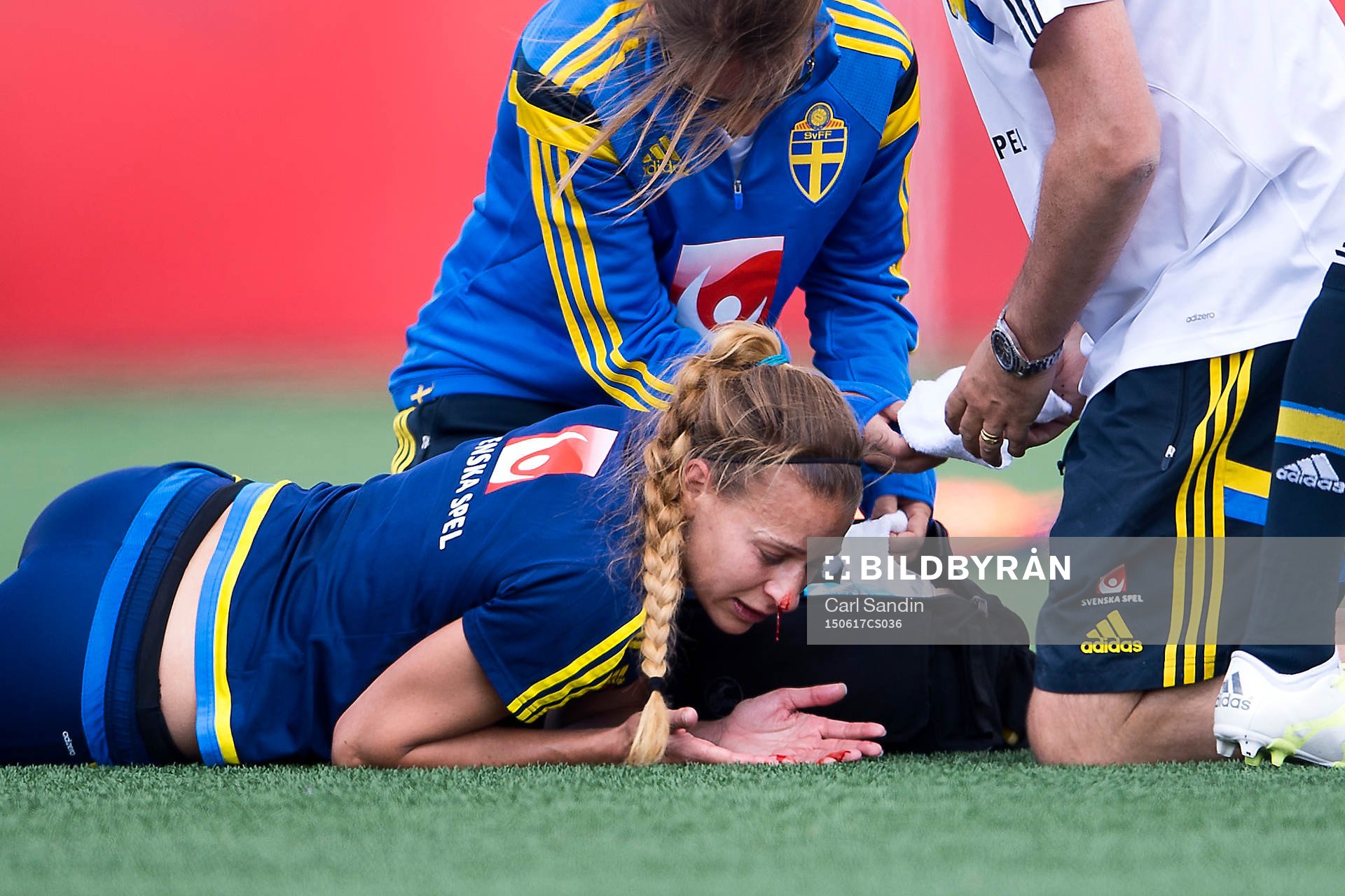Sveriges Charlotte Rohlin ligger skadad