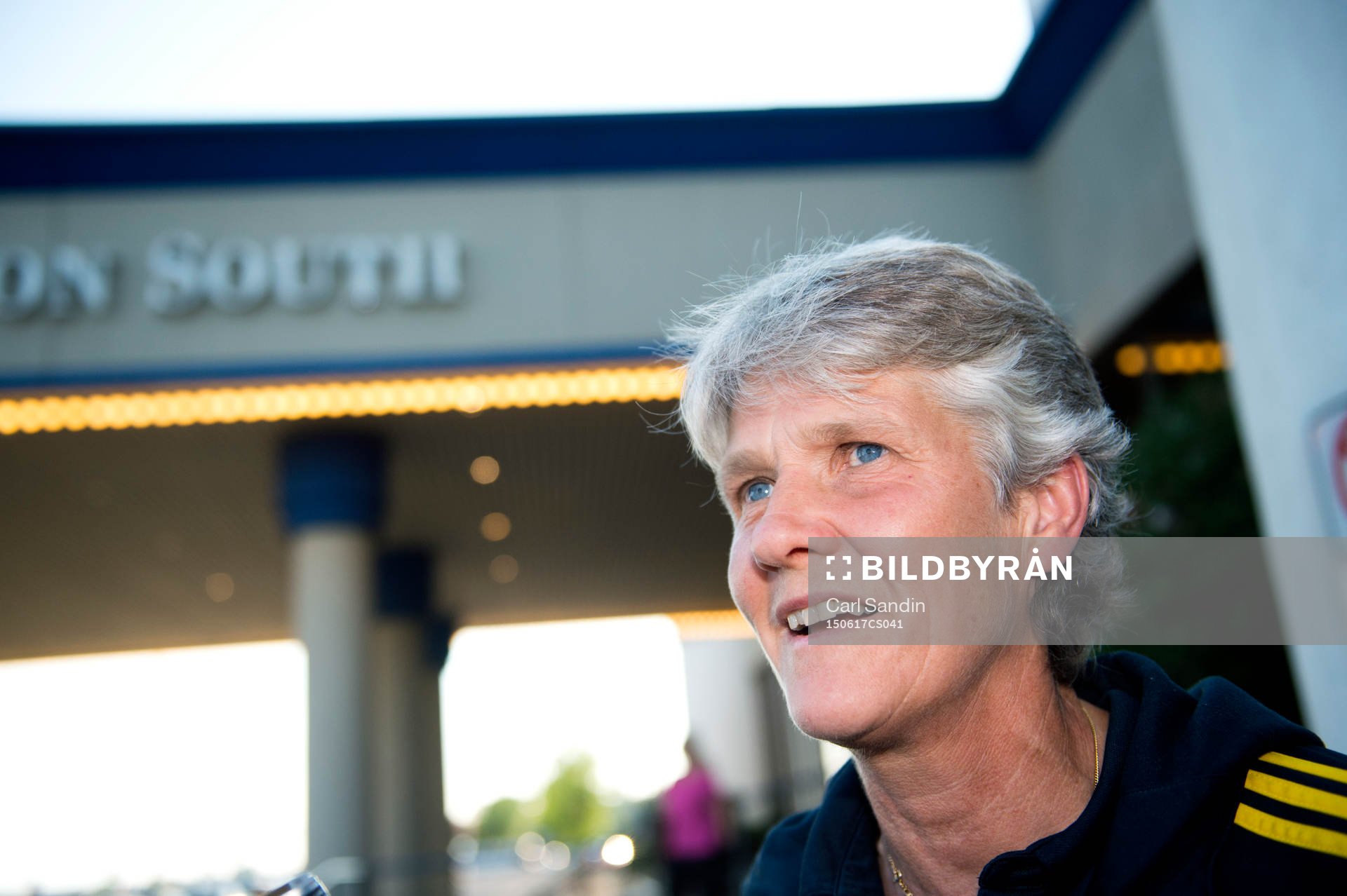 Sveriges förbundskapten Pia Sundhage blir intervjuad