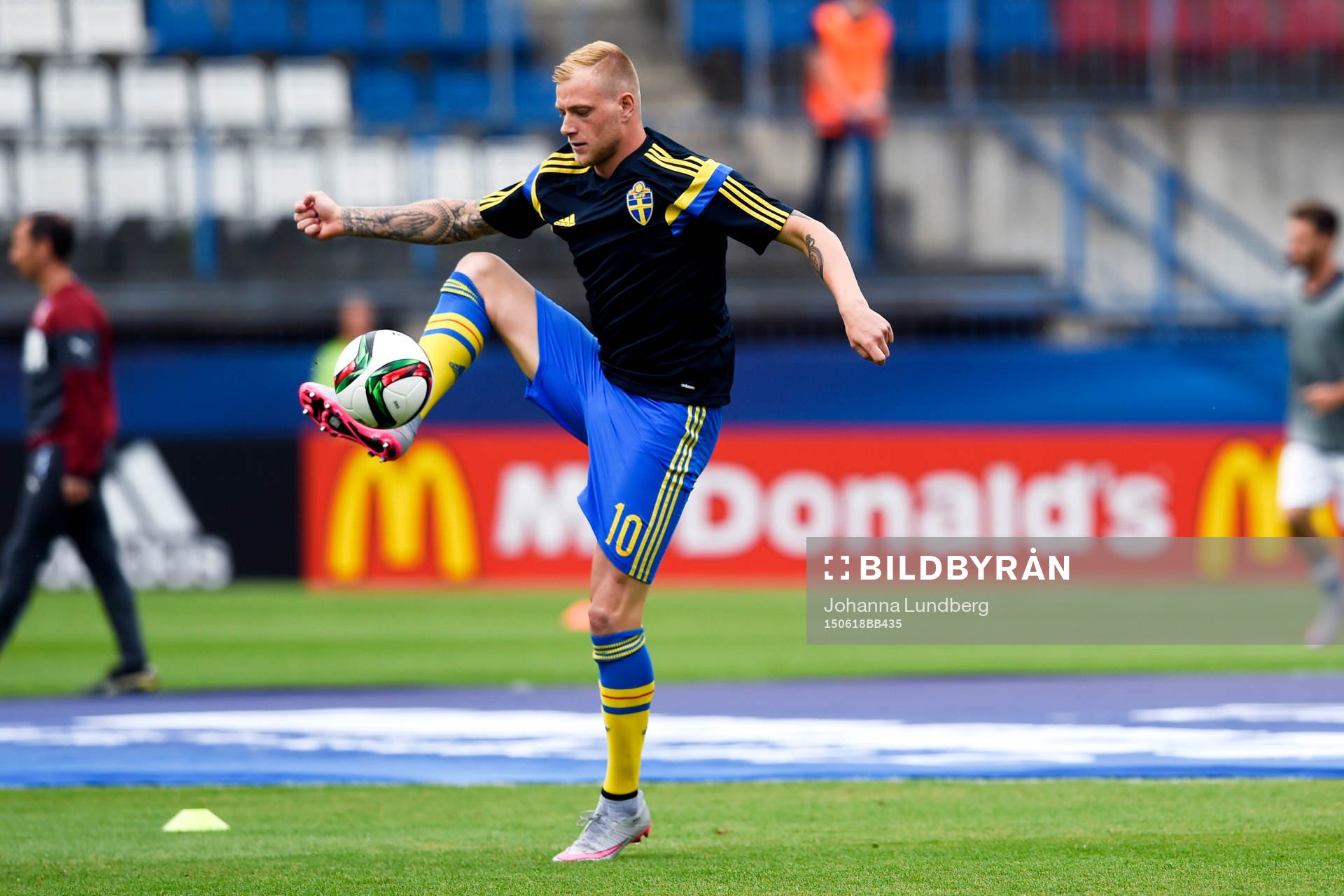 Sveriges John Guidetti värmer upp