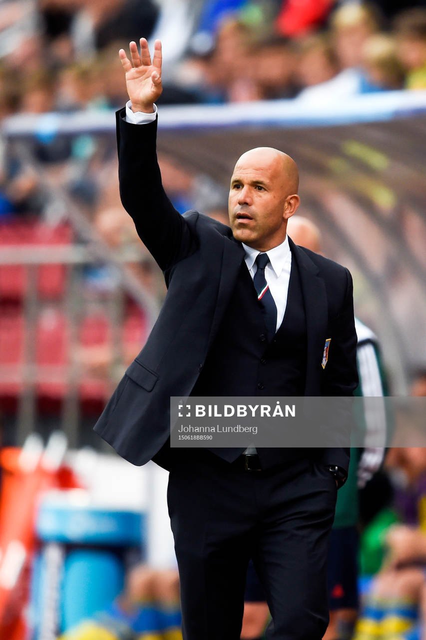 Italiens förbundskapten Luigi Di Biagio under fotbollsmatchen i U21-EM mellan Italien och Sverige den 18 juni 2015 i Olomouc.