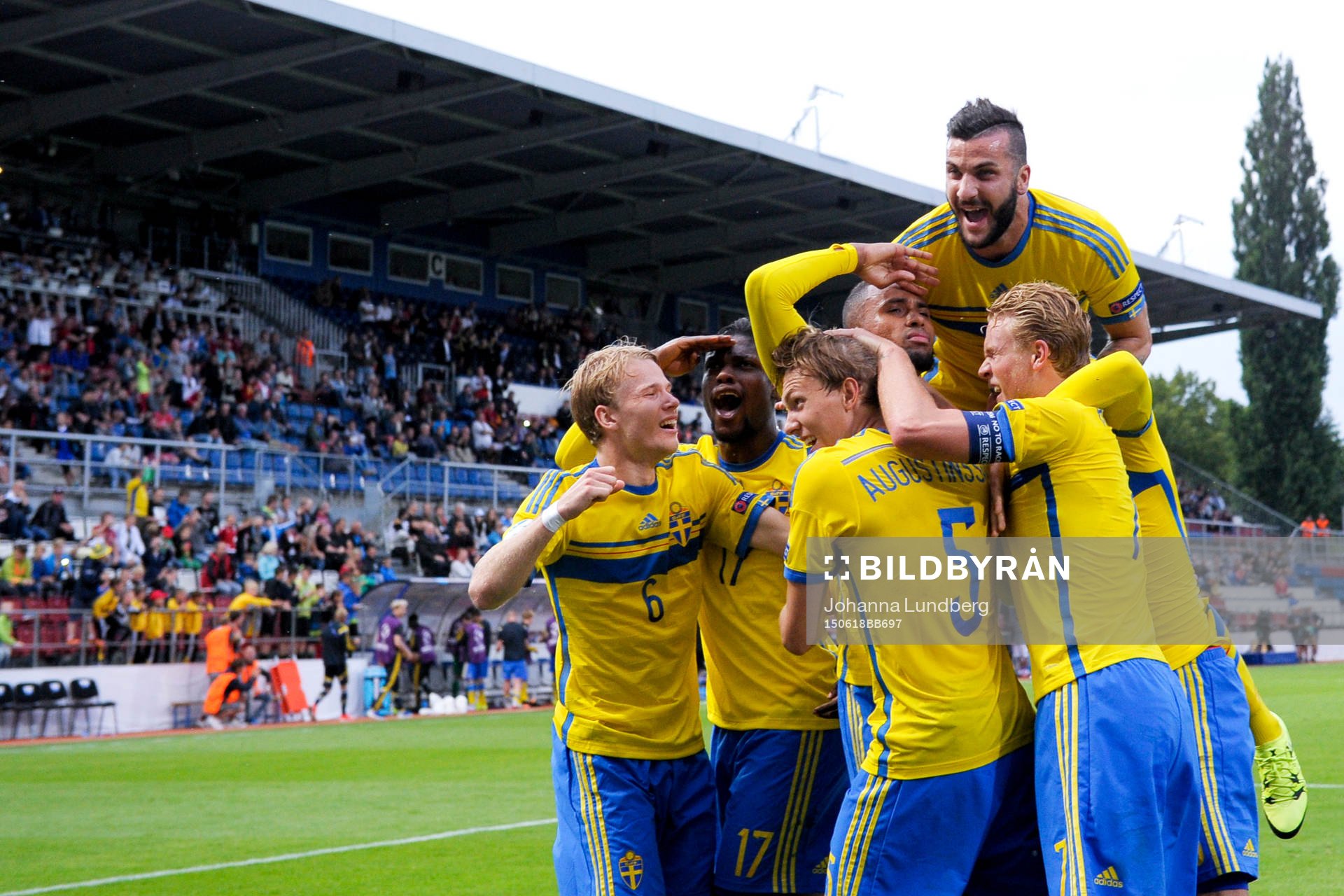 Sverige jublar