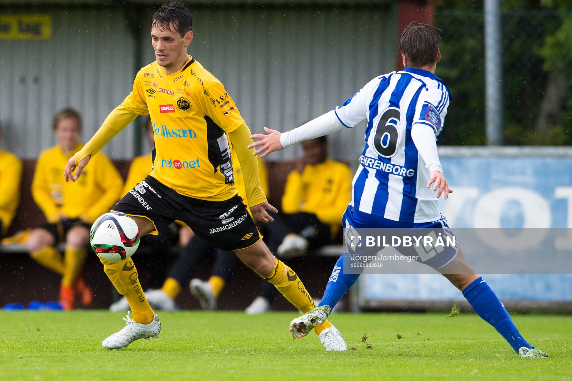 Elfsborgs Liridon Gashi tar sig förbi IFK Göteborgs Adnan