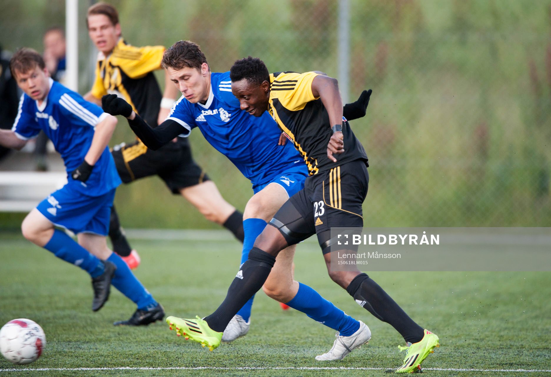 IFK Hässleholms Waxiu Shehu i matchen i division 2 mellan