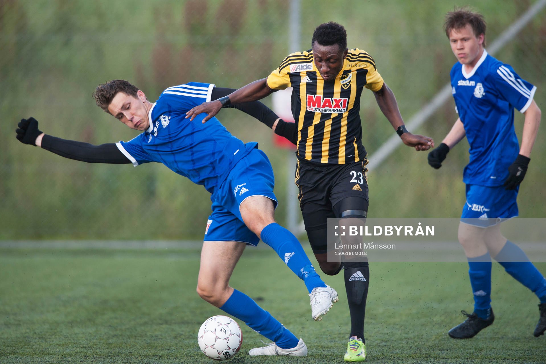 IFK Hässleholms Waxiu Shehu i matchen i division 2 mellan