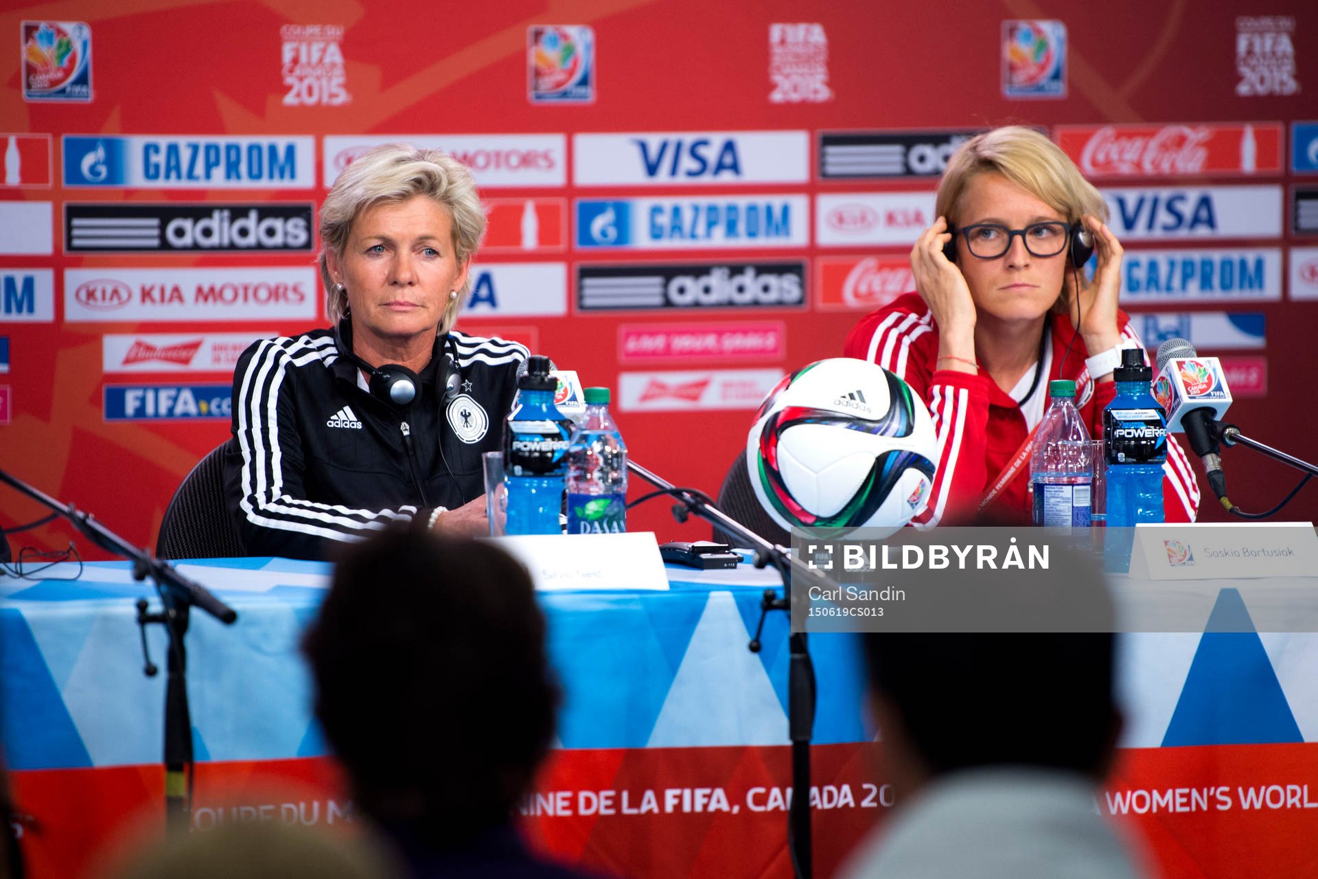 Tysklands förbundskapten Silvia Neid och Saskia Bartusiak