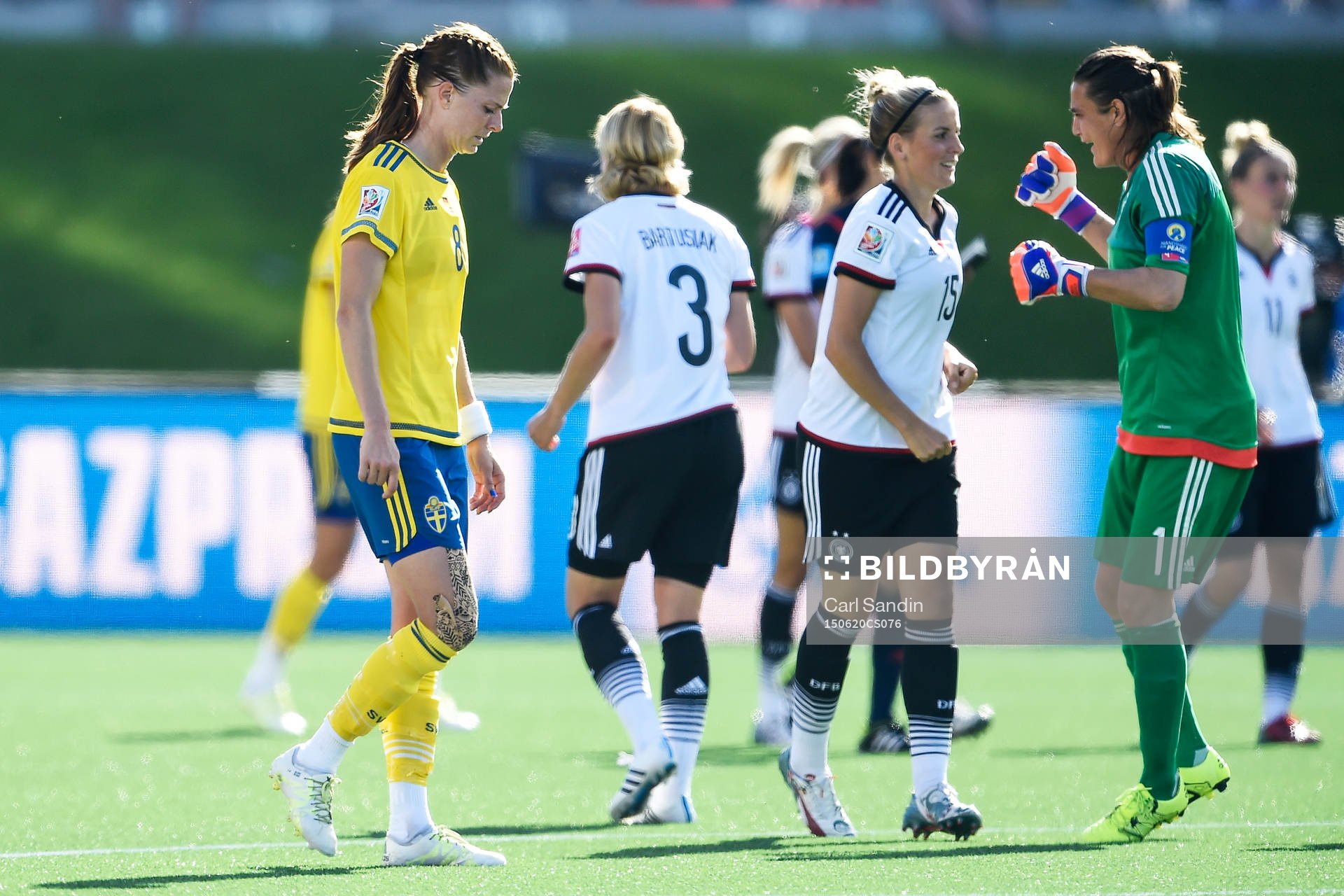 Sveriges Lotta Schelin deppar samtidigt som Tysklands