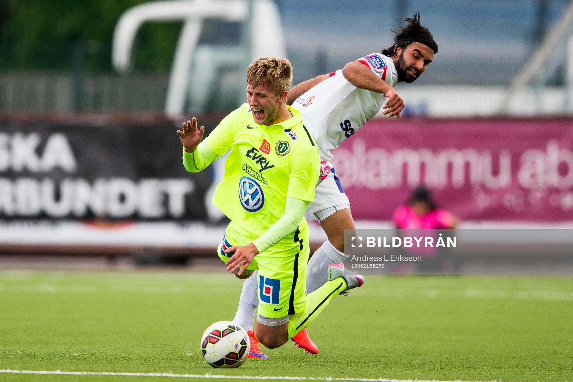 Jönköpings Jesper Svensson går omkull