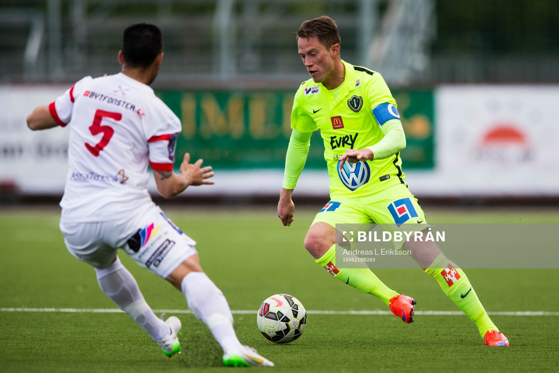 Assyriskas David Durmaz och Jönköpings Tommy Thelin